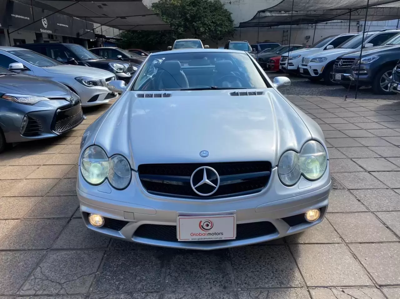 Mercedes Benz SL500 2002 en Globalmotors: Lujo y rendimiento excepcional. - Imagen 2