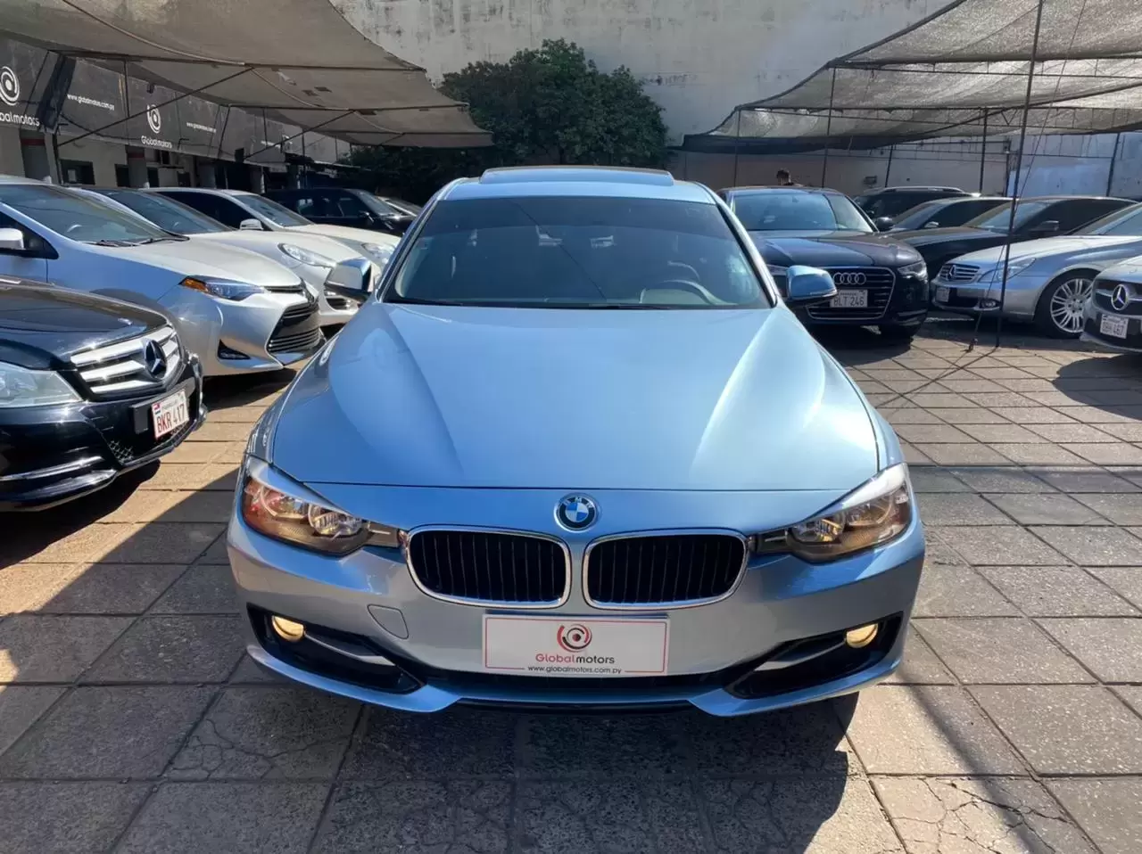 BMW 320i 2014 en Globalmotors: Lujo, elegancia y rendimiento excepcional. - Imagen 2