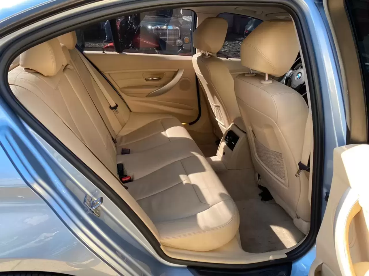 BMW 320i 2014 en Globalmotors: Lujo, elegancia y rendimiento excepcional. - Imagen 10