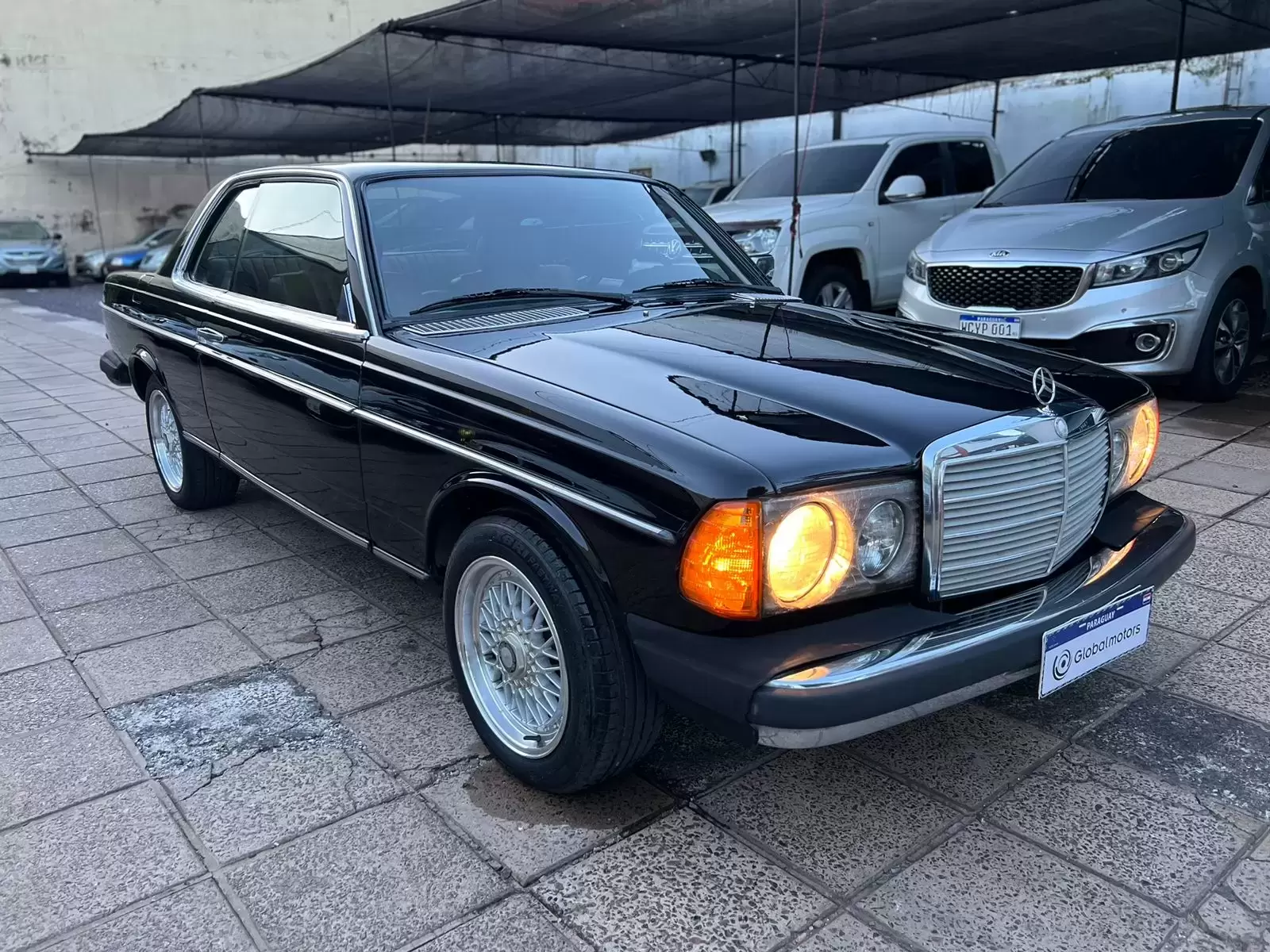 Mercedes Benz 300 CD 1981 en Globalmotors: lujo y potencia. - Imagen 3