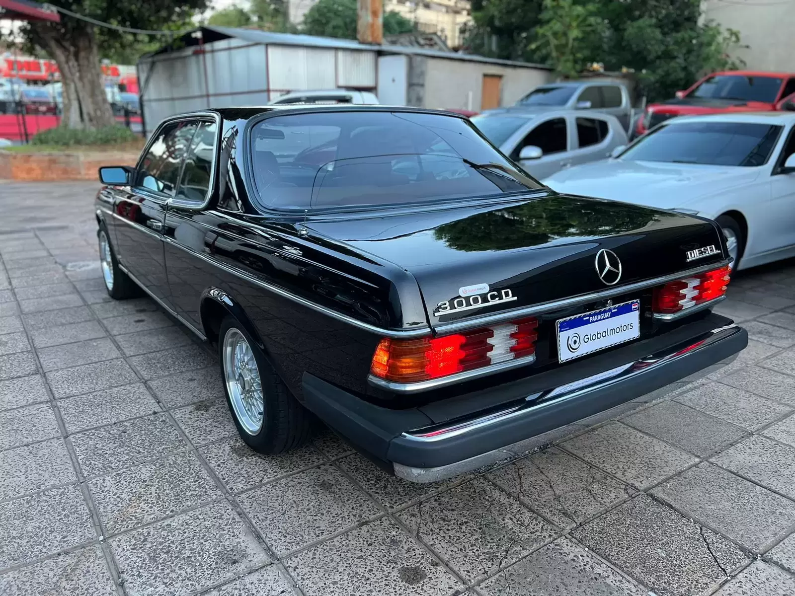 Mercedes Benz 300 CD 1981 en Globalmotors: lujo y potencia. - Imagen 5