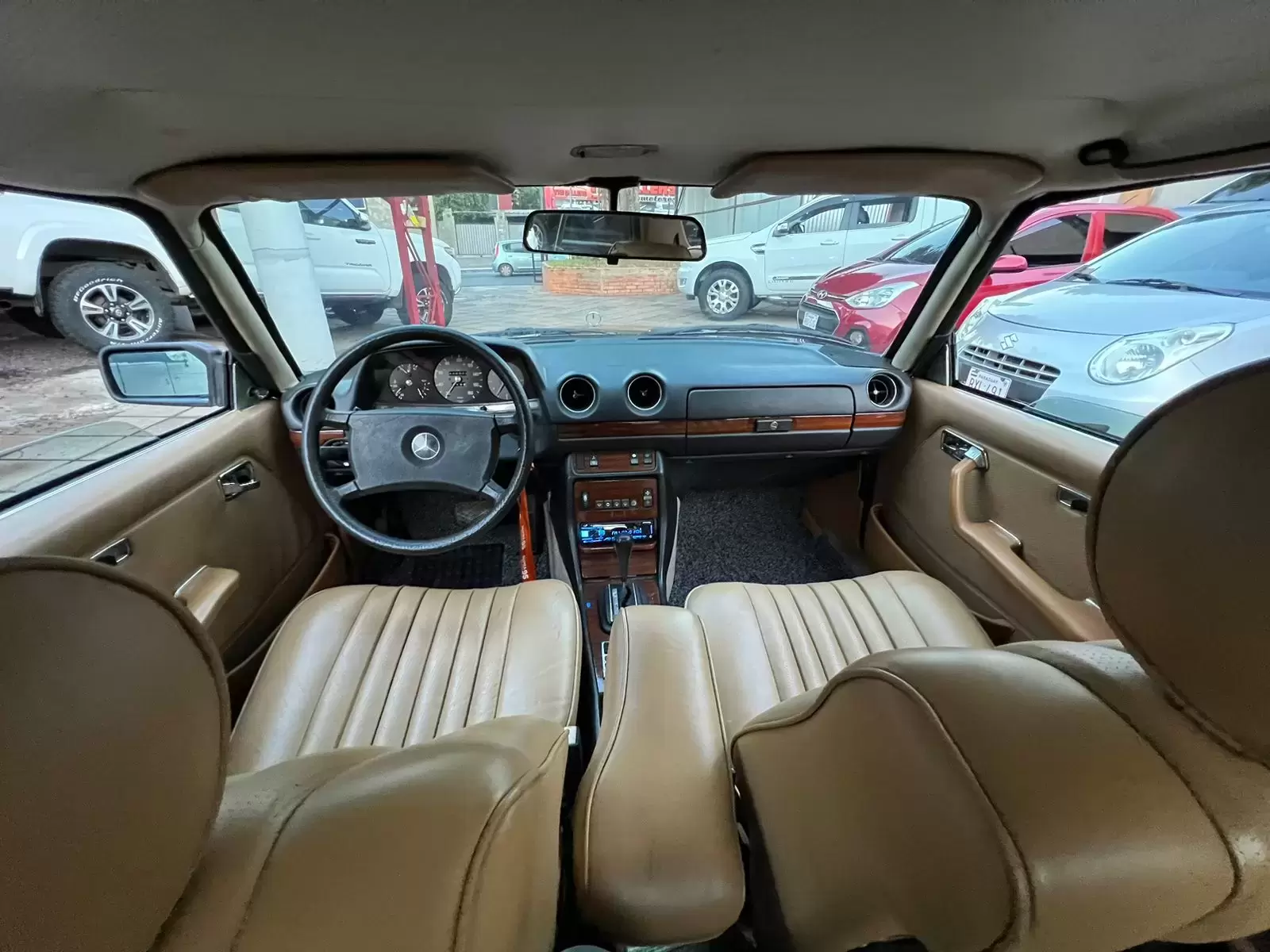 Mercedes Benz 300 CD 1981 en Globalmotors: lujo y potencia. - Imagen 13