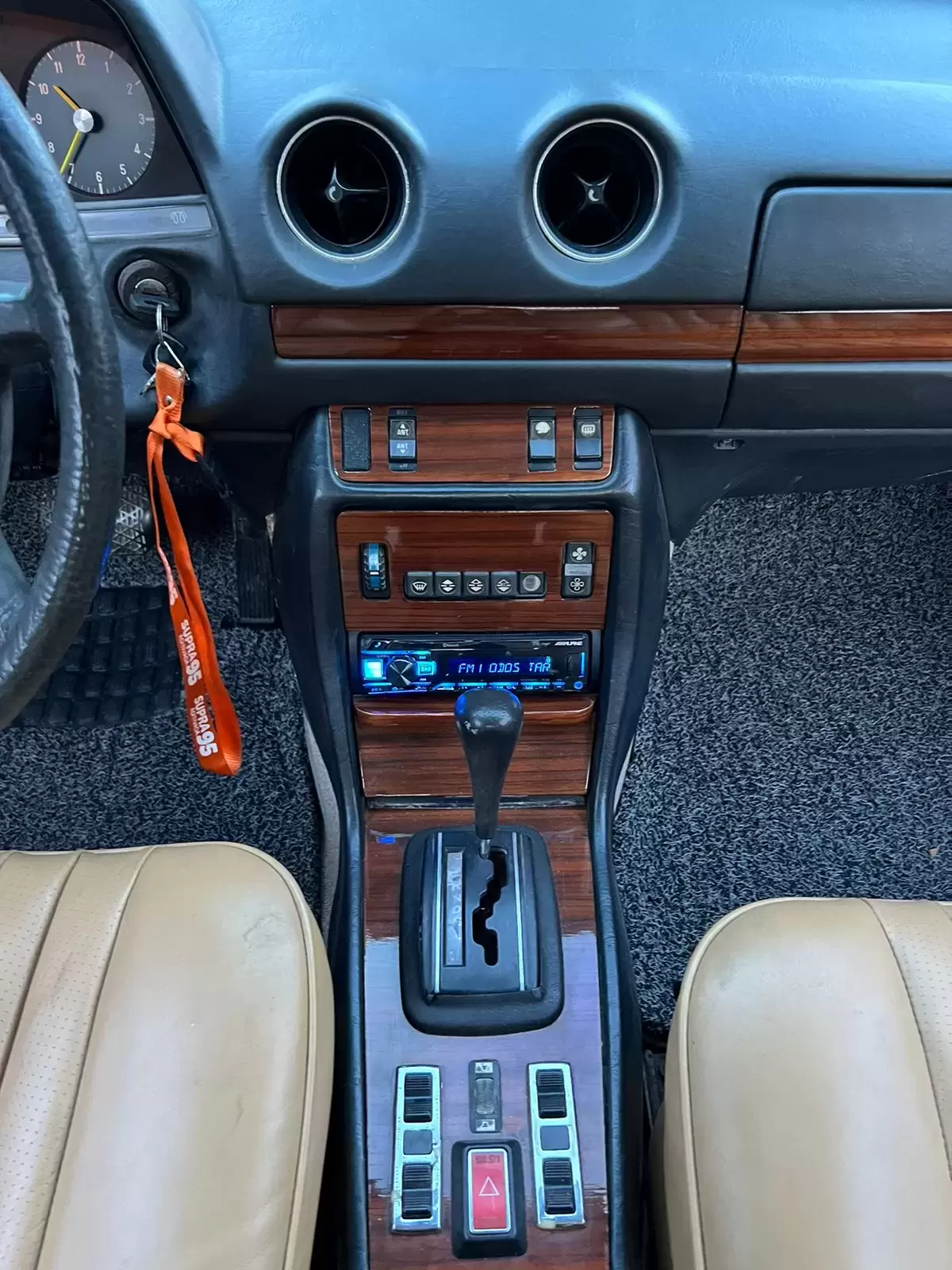 Mercedes Benz 300 CD 1981 en Globalmotors: lujo y potencia. - Imagen 14