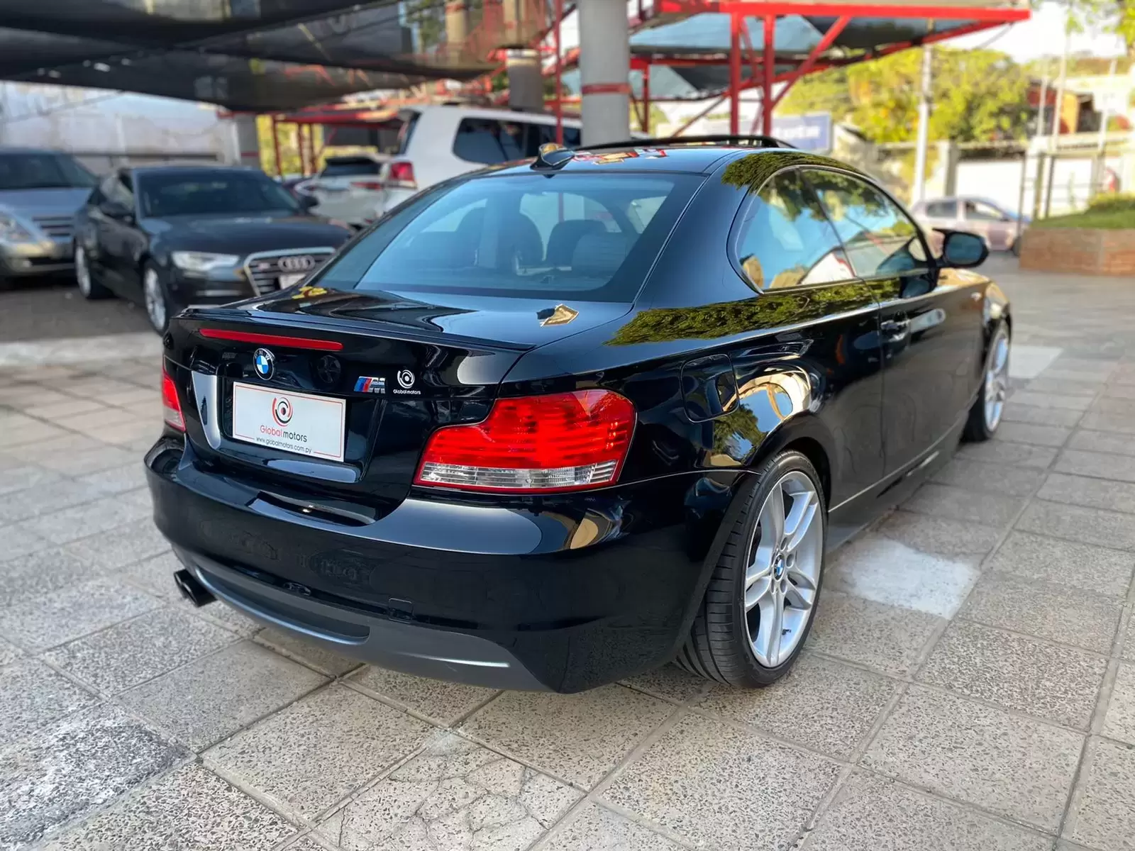 BMW 135i Coupe 2011 en Globalmotors: Potencia y elegancia deportiva. - Imagen 7