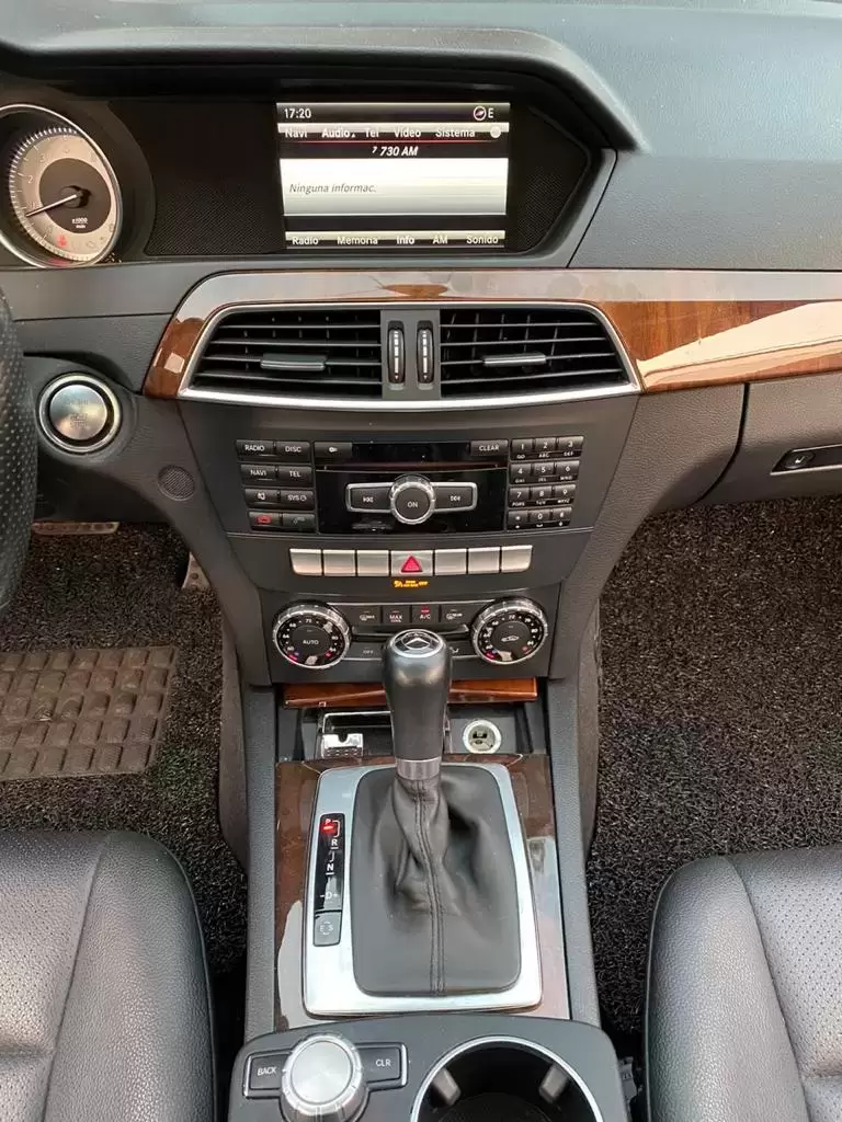 Mercedes Benz C250 2014 en Globalmotors: Elegancia y rendimiento excepcional. - Imagen 11