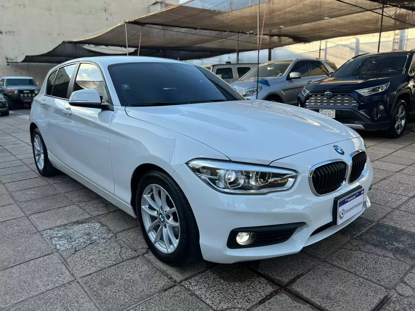 BMW 118i 5Turer 2017 en Globalmotors: Elegancia y rendimiento combinados. - Imagen 3