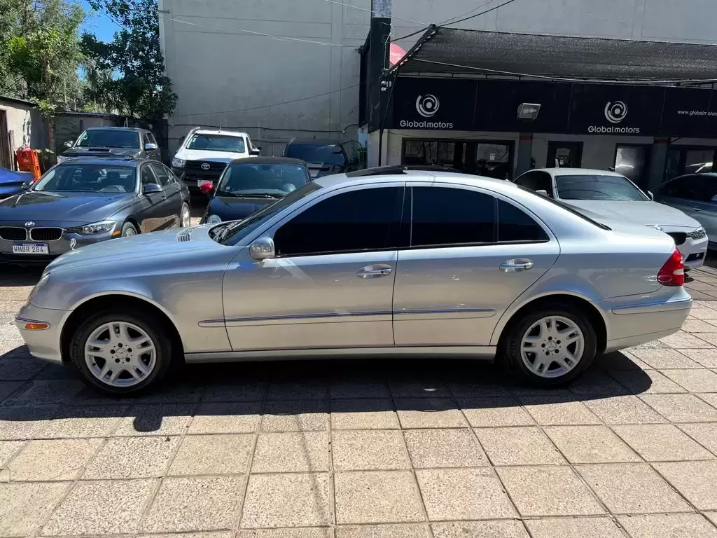 Mercedes Benz E320 CDI 2007 en Globalmotors: Lujo y rendimiento excepcionales - Imagen 4