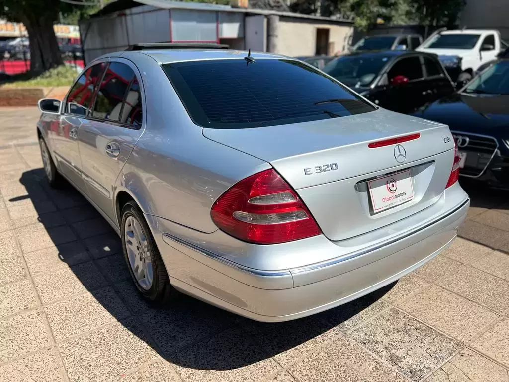 Mercedes Benz E320 CDI 2007 en Globalmotors: Lujo y rendimiento excepcionales - Imagen 6