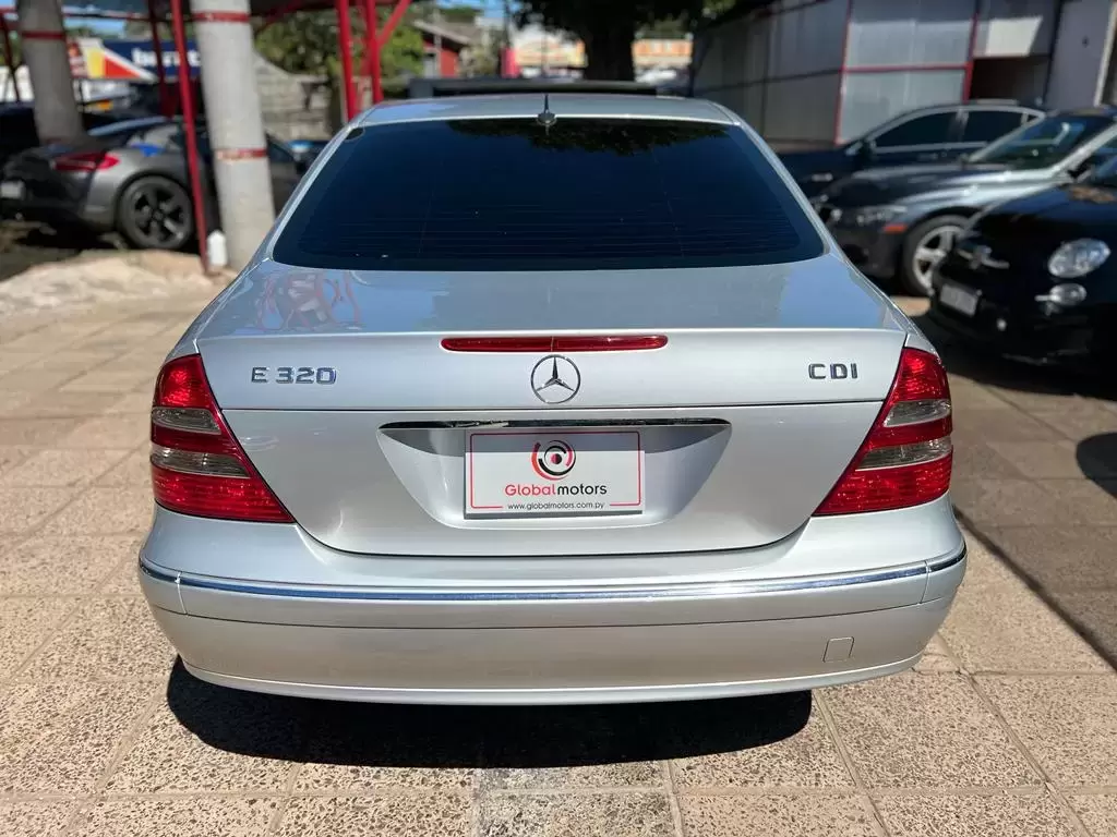Mercedes Benz E320 CDI 2007 en Globalmotors: Lujo y rendimiento excepcionales - Imagen 7
