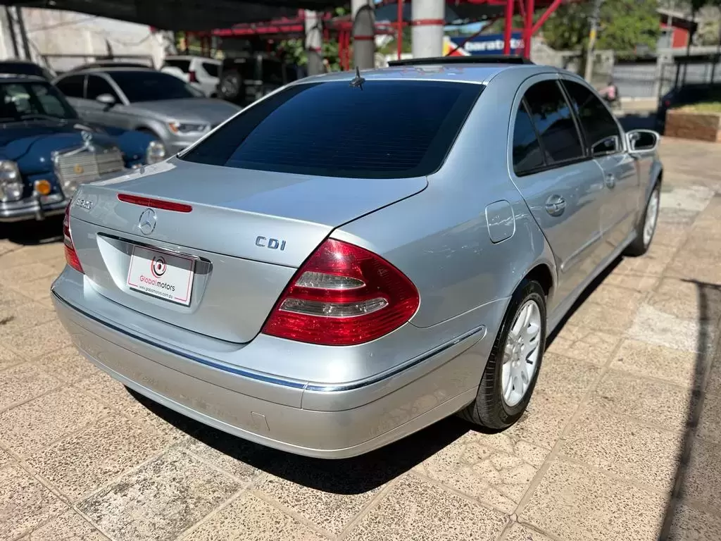 Mercedes Benz E320 CDI 2007 en Globalmotors: Lujo y rendimiento excepcionales - Imagen 8