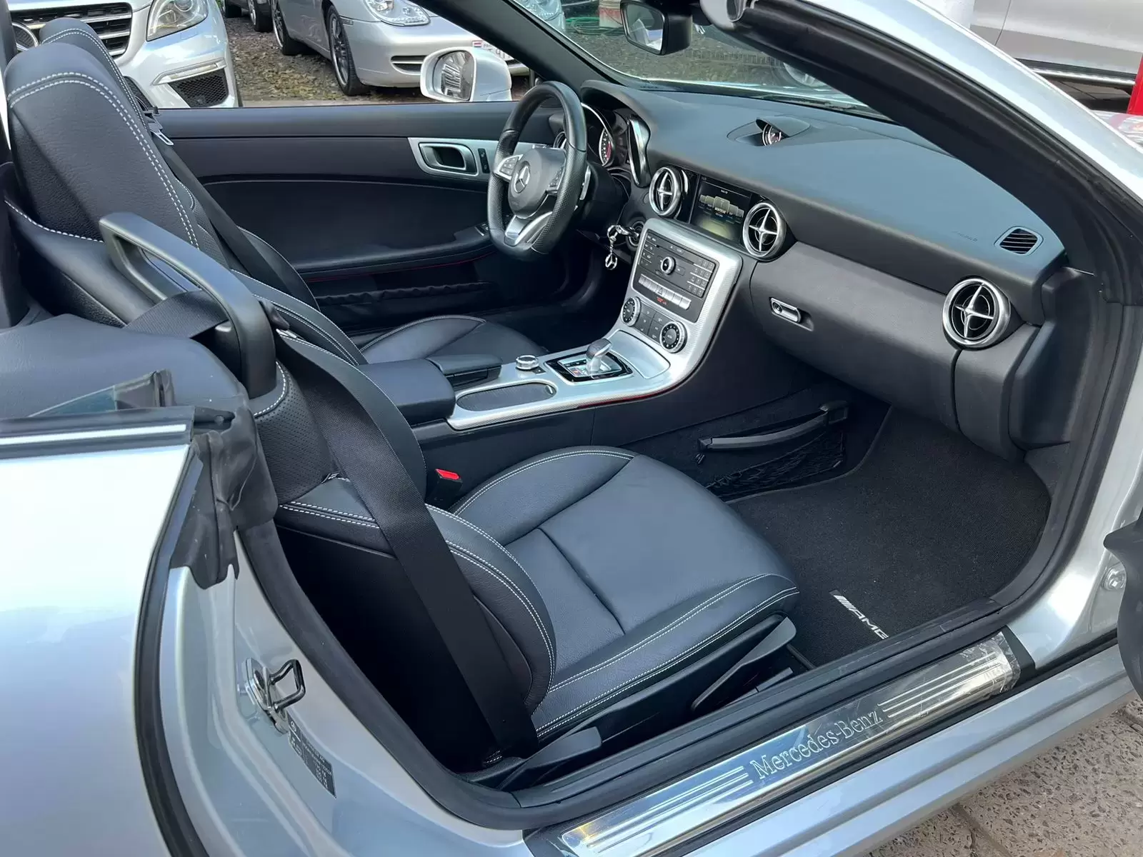 Mercedes Benz SLC 200 Look AMG 2017 en Globalmotors, Asunción - Imagen 10