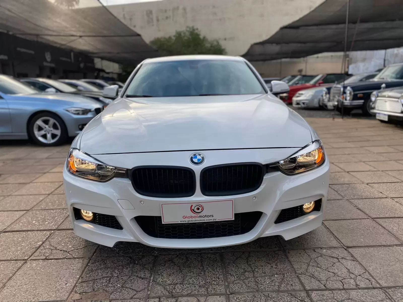 BMW 320i Look M Full 2016 en Globalmotors - Sedán Deportivo - Imagen 2