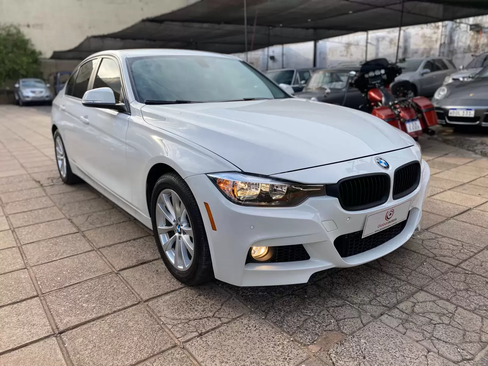 BMW 320i Look M Full 2016 en Globalmotors - Sedán Deportivo - Imagen 3