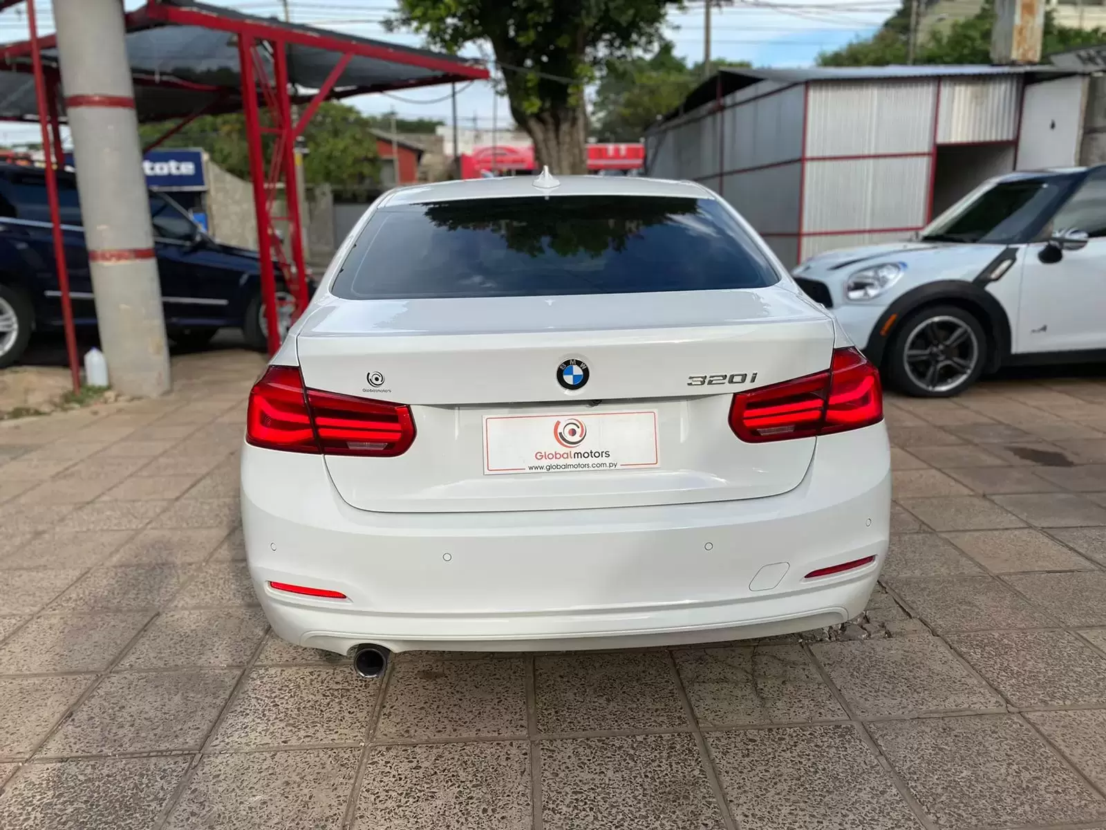 BMW 320i Look M Full 2016 en Globalmotors - Sedán Deportivo - Imagen 6