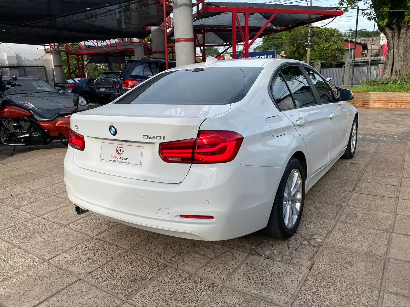 BMW 320i Look M Full 2016 en Globalmotors - Sedán Deportivo - Imagen 7