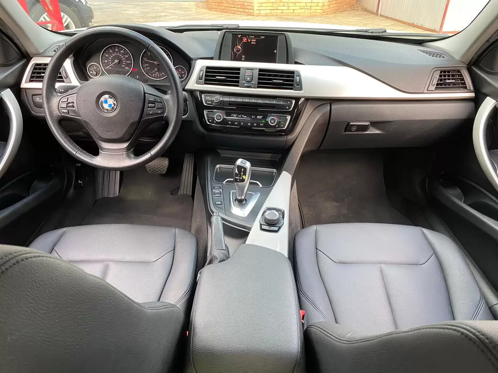 BMW 320i Look M Full 2016 en Globalmotors - Sedán Deportivo - Imagen 11