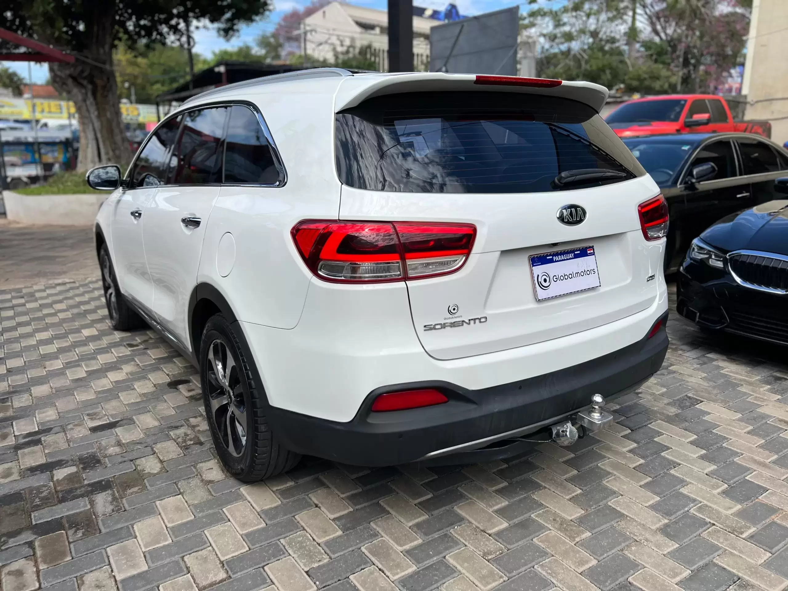 Kia Sorento 4×2 2017 en Globalmotors: Elegante, espaciosa y confiable. - Imagen 5