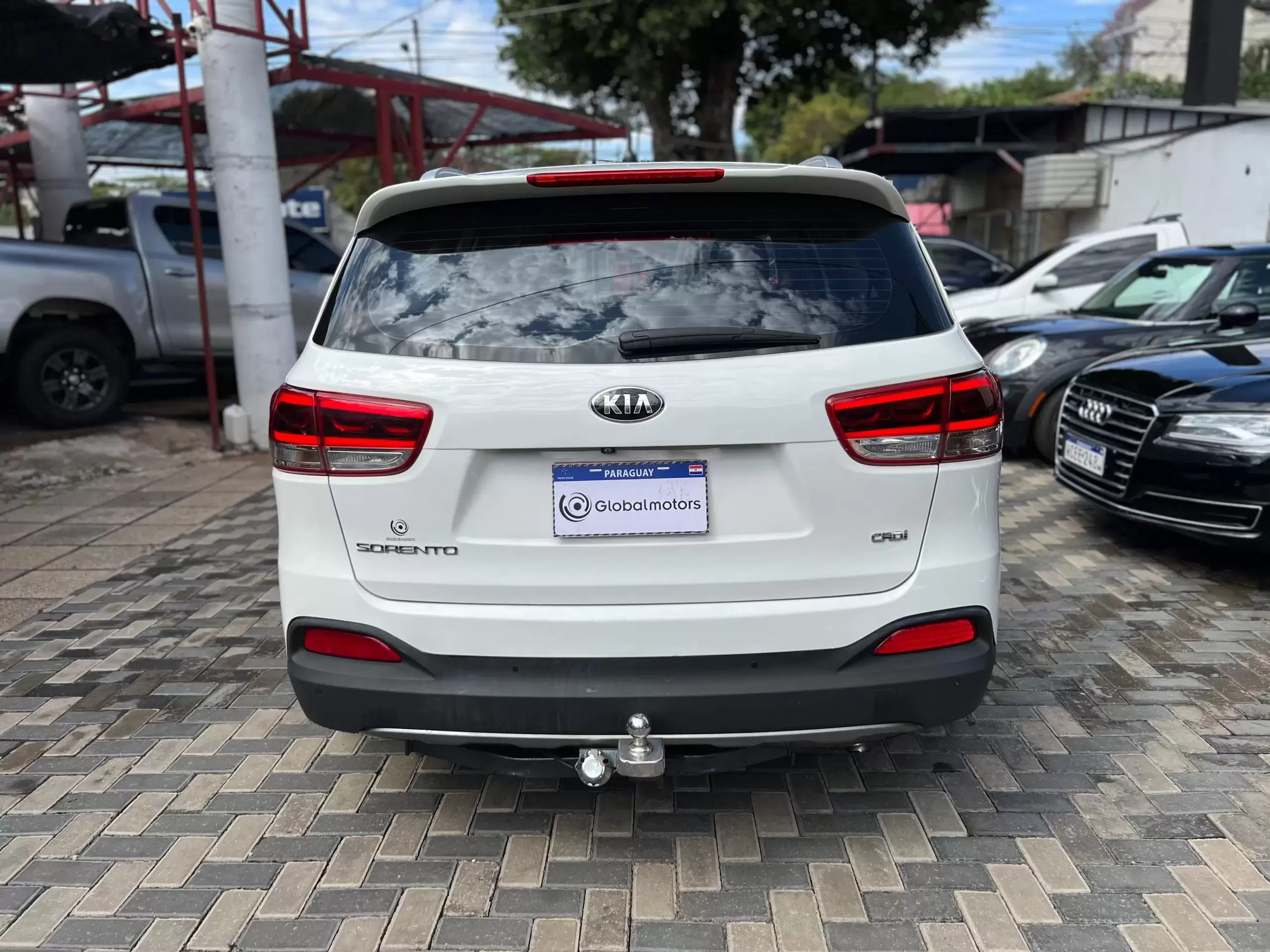 Kia Sorento 4×2 2017 en Globalmotors: Elegante, espaciosa y confiable. - Imagen 6