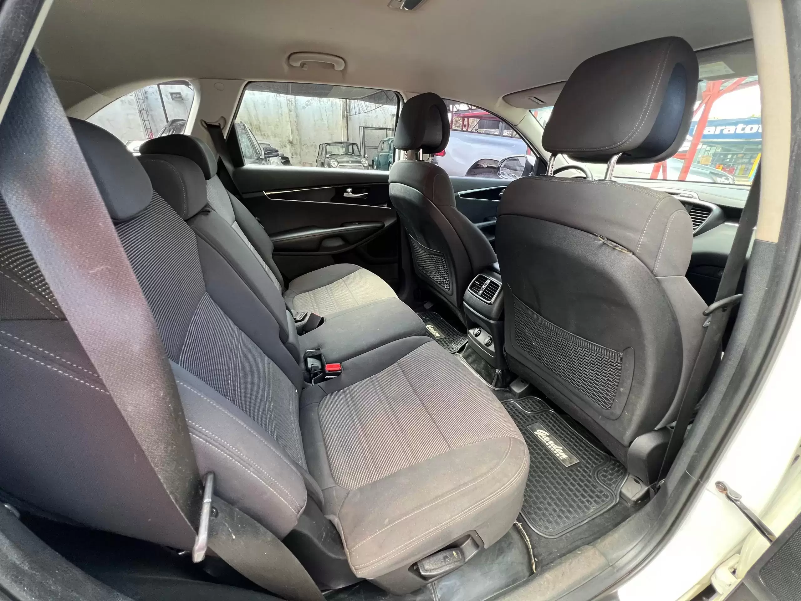 Kia Sorento 4×2 2017 en Globalmotors: Elegante, espaciosa y confiable. - Imagen 11