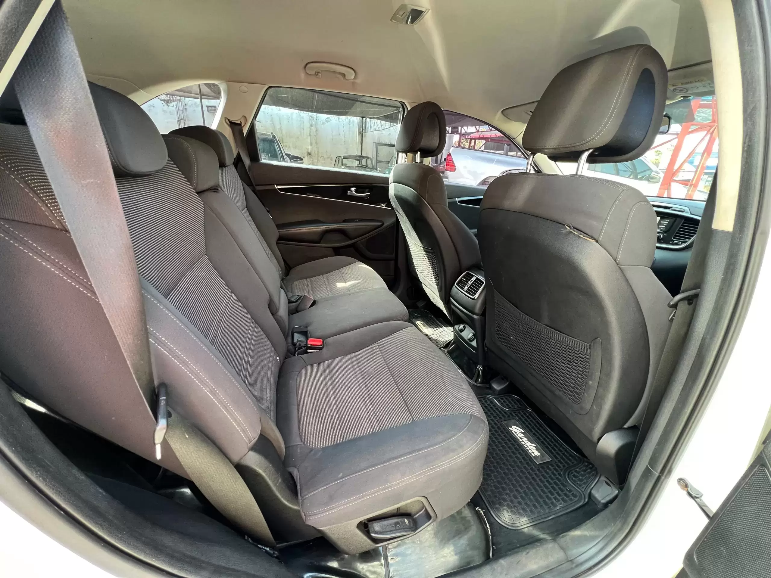Kia Sorento 4×2 2017 en Globalmotors: Elegante, espaciosa y confiable. - Imagen 12