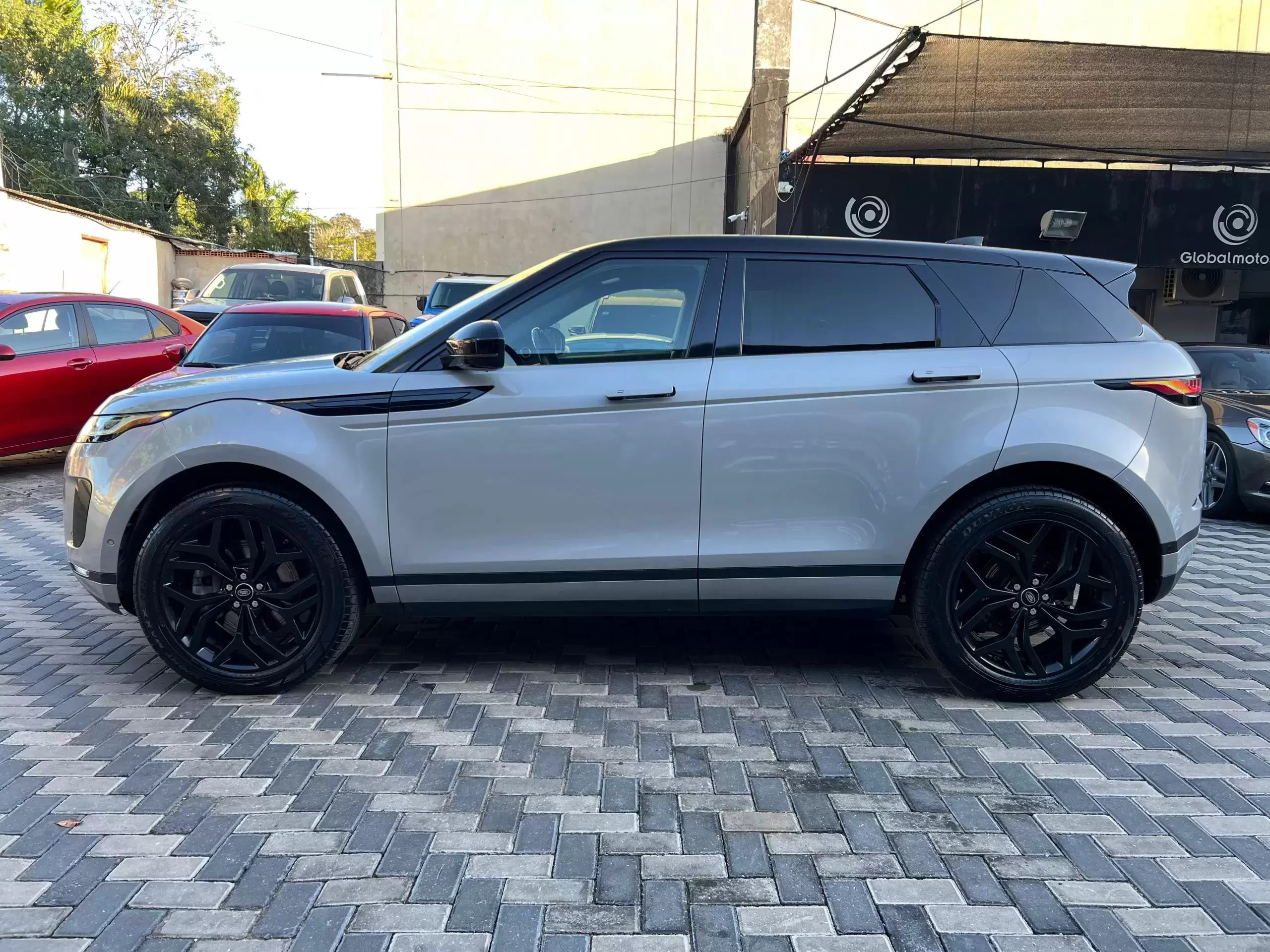 Land Rover Evoque SE AWD 2020 en Globalmotors: Lujo y tecnología. - Imagen 4