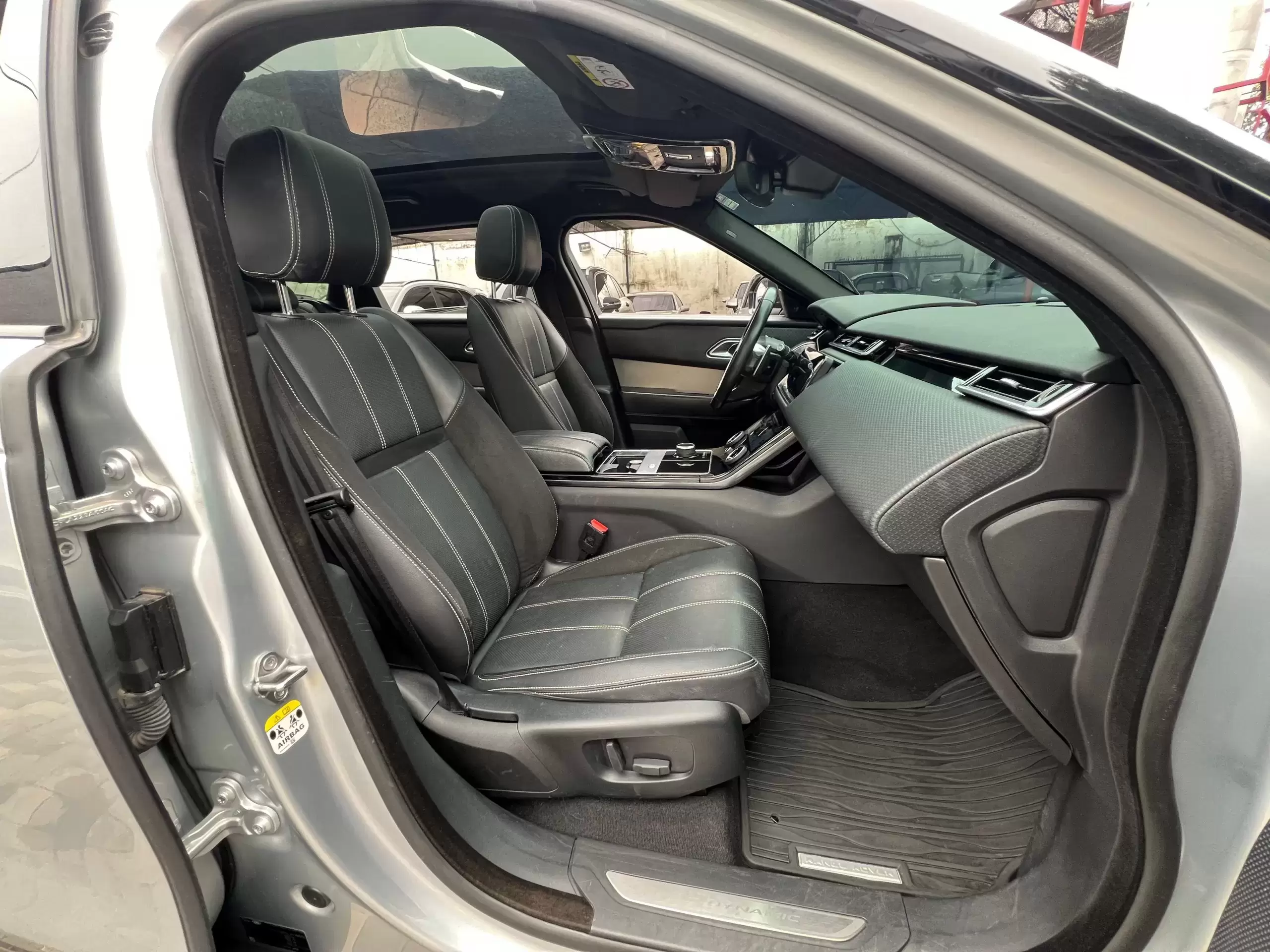 Land Rover Velar R Dynamic 2018 - Elegancia y rendimiento todoterreno - Imagen 12