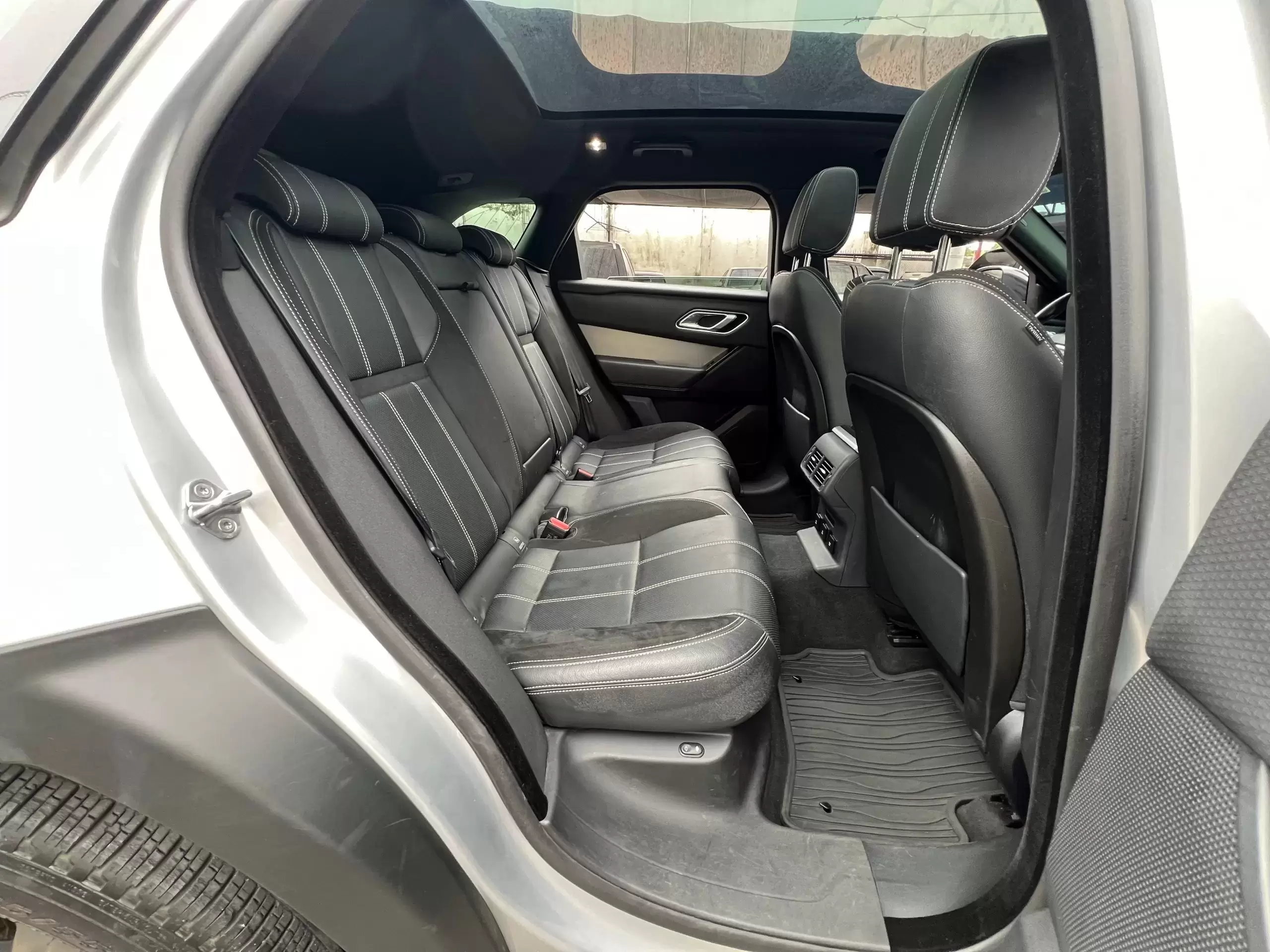 Land Rover Velar R Dynamic 2018 - Elegancia y rendimiento todoterreno - Imagen 13