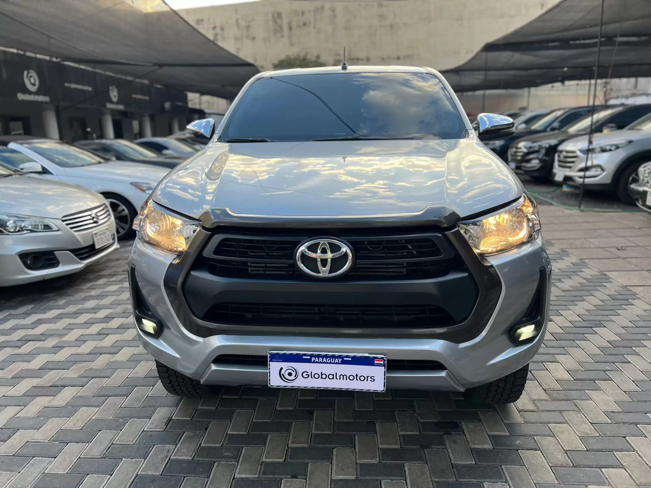 Toyota Hilux D/c 4×4 2022 en Globalmotors: Robusta y versátil - Imagen 2
