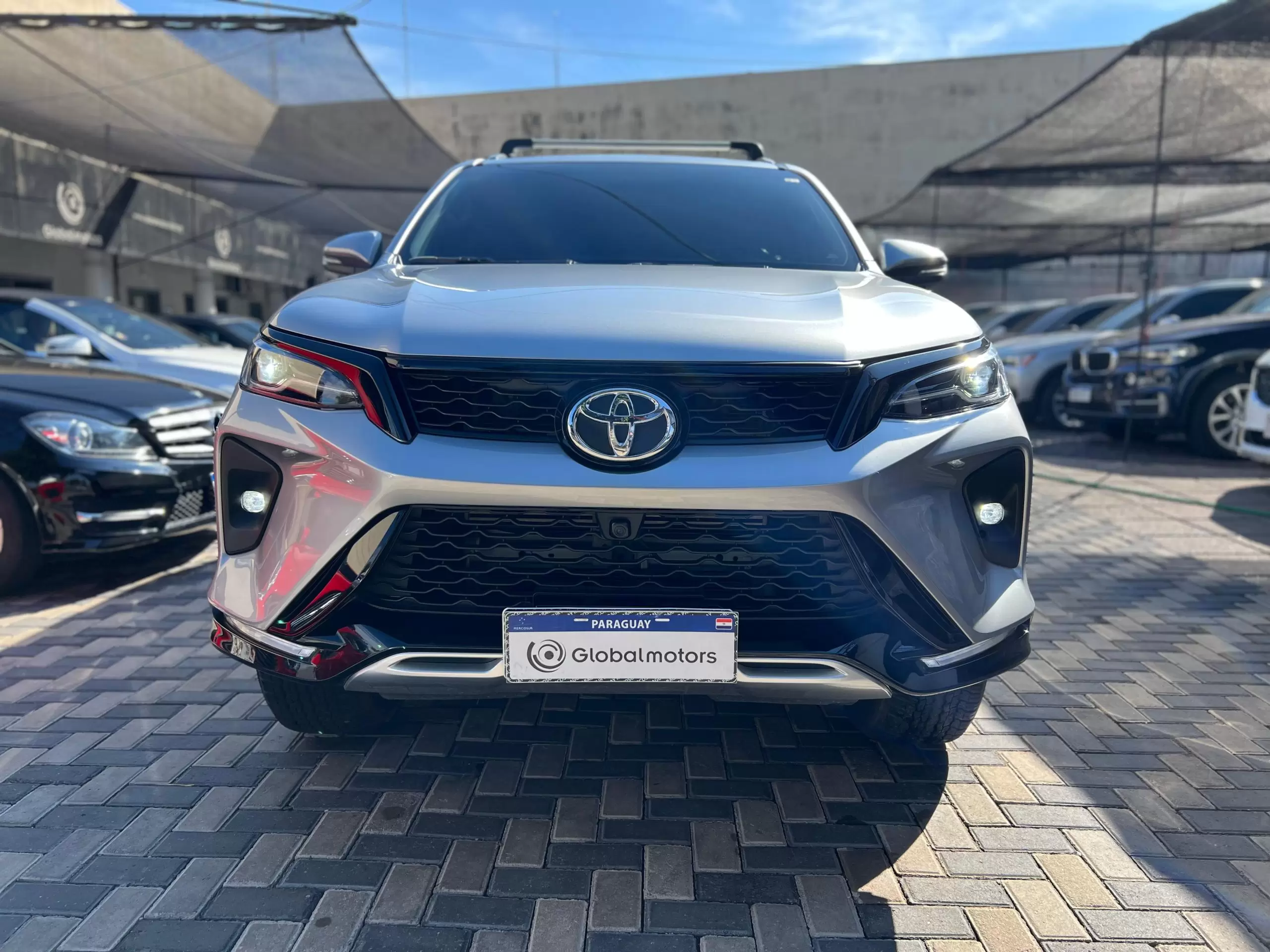 Toyota Fortuner SRV 4×4 2024 en Globalmotors: Potencia y confort SUV - Imagen 2