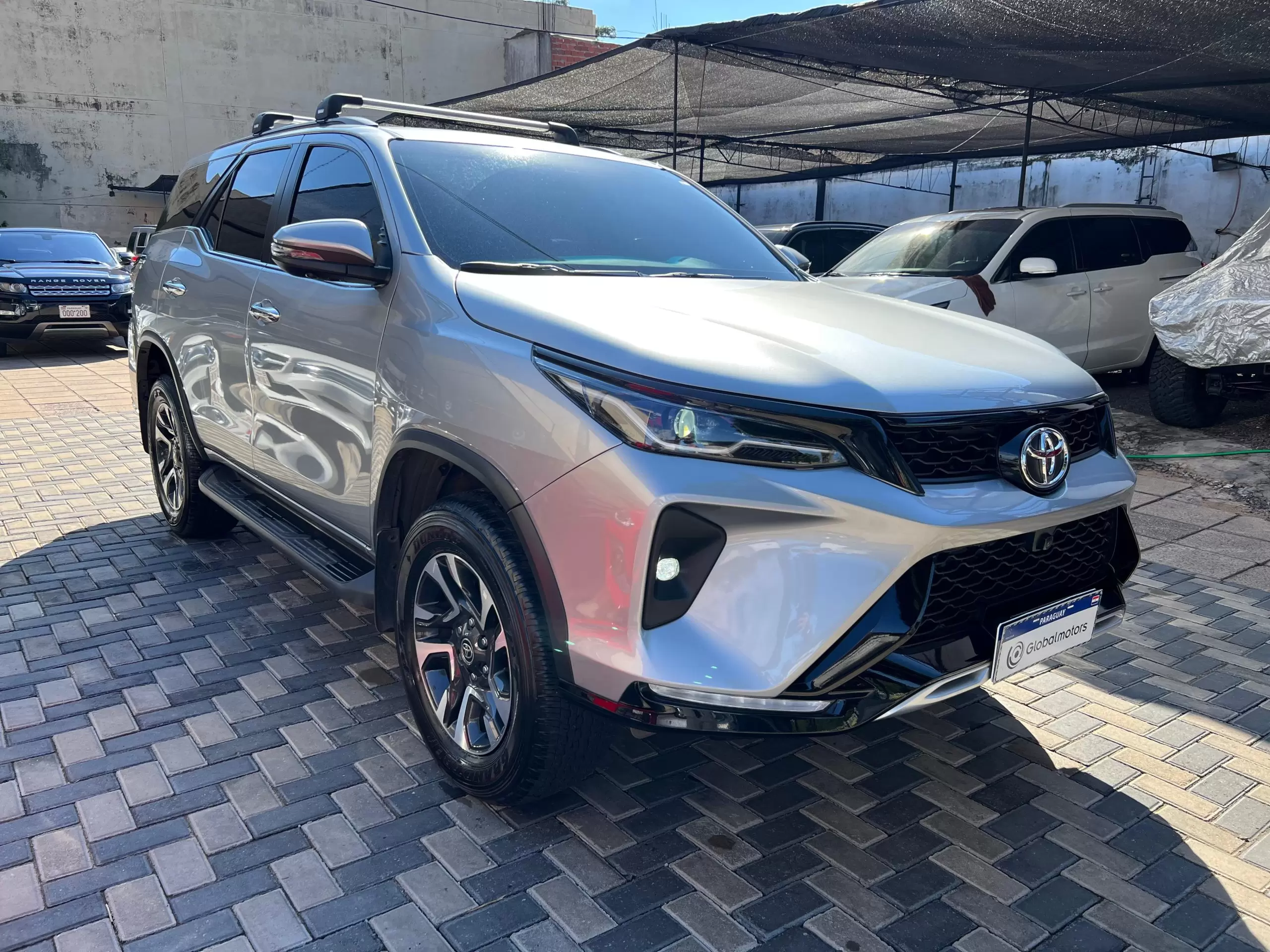 Toyota Fortuner SRV 4×4 2024 en Globalmotors: Potencia y confort SUV - Imagen 3