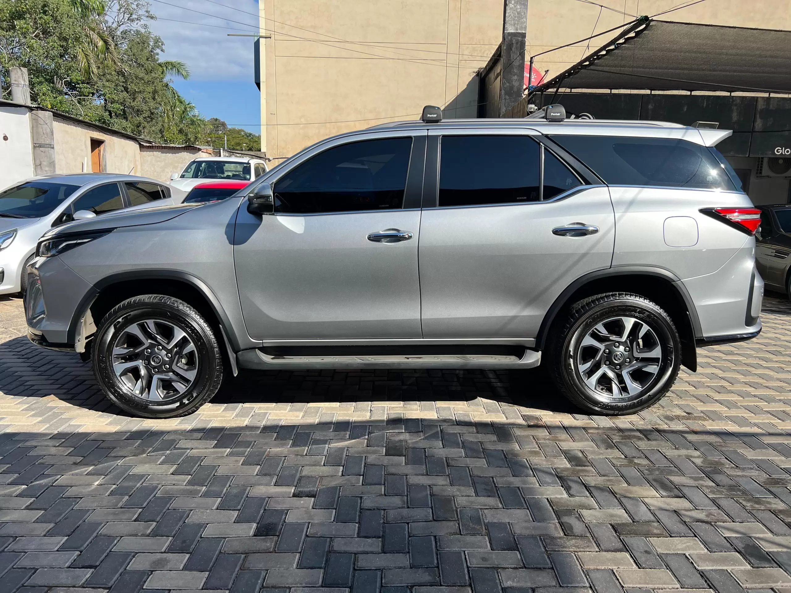Toyota Fortuner SRV 4×4 2024 en Globalmotors: Potencia y confort SUV - Imagen 4