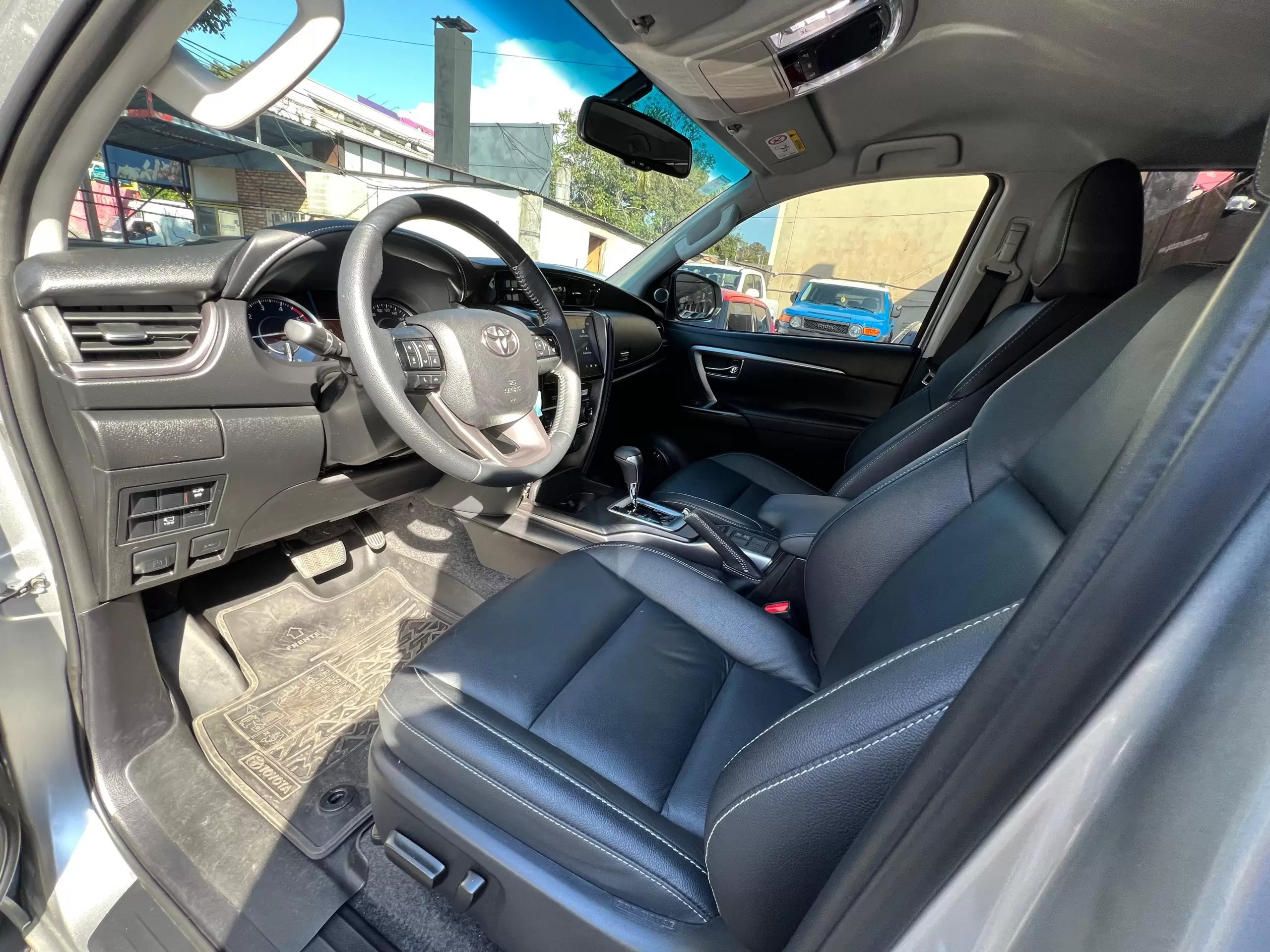 Toyota Fortuner SRV 4×4 2024 en Globalmotors: Potencia y confort SUV - Imagen 8