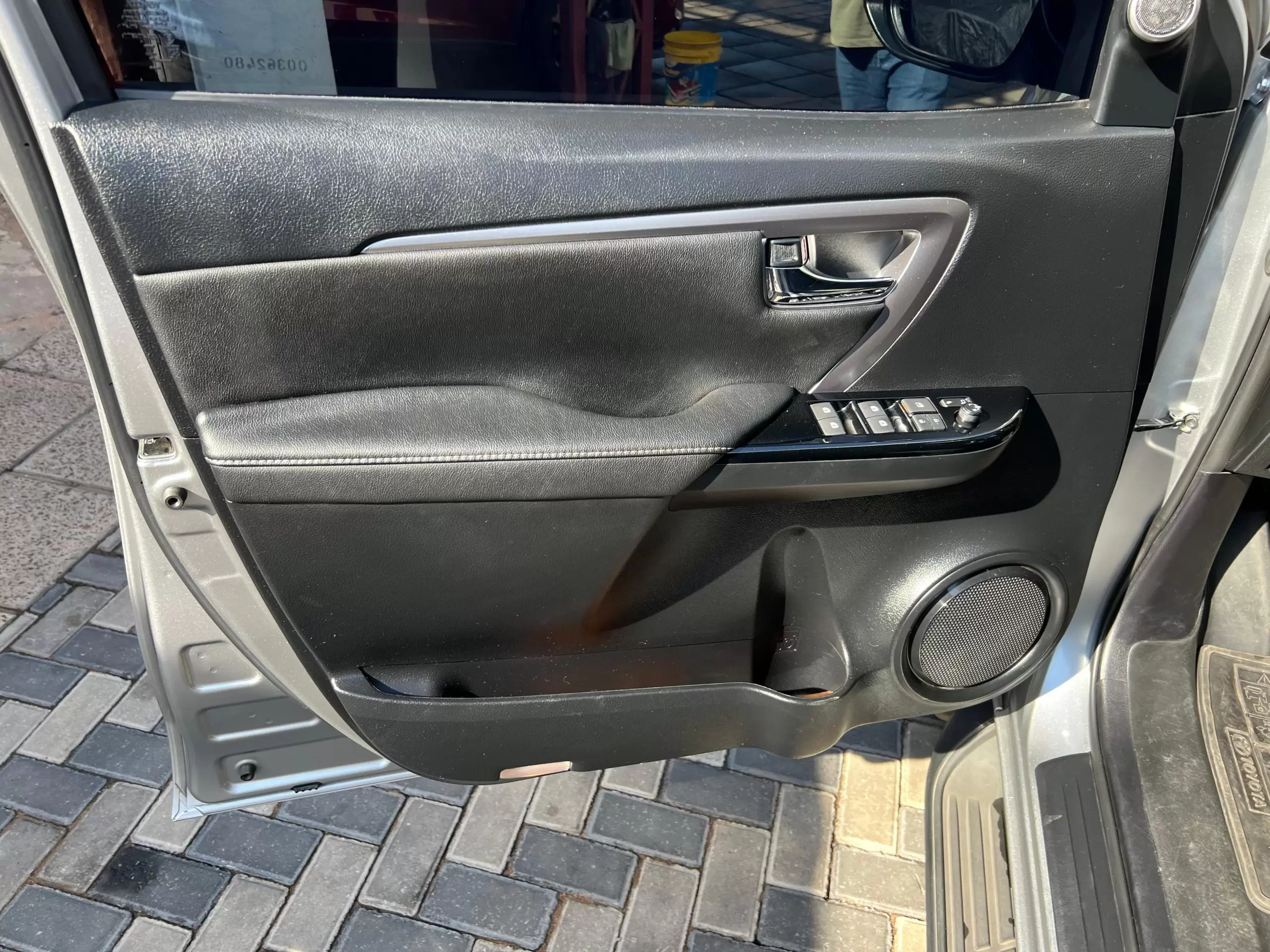 Toyota Fortuner SRV 4×4 2024 en Globalmotors: Potencia y confort SUV - Imagen 9