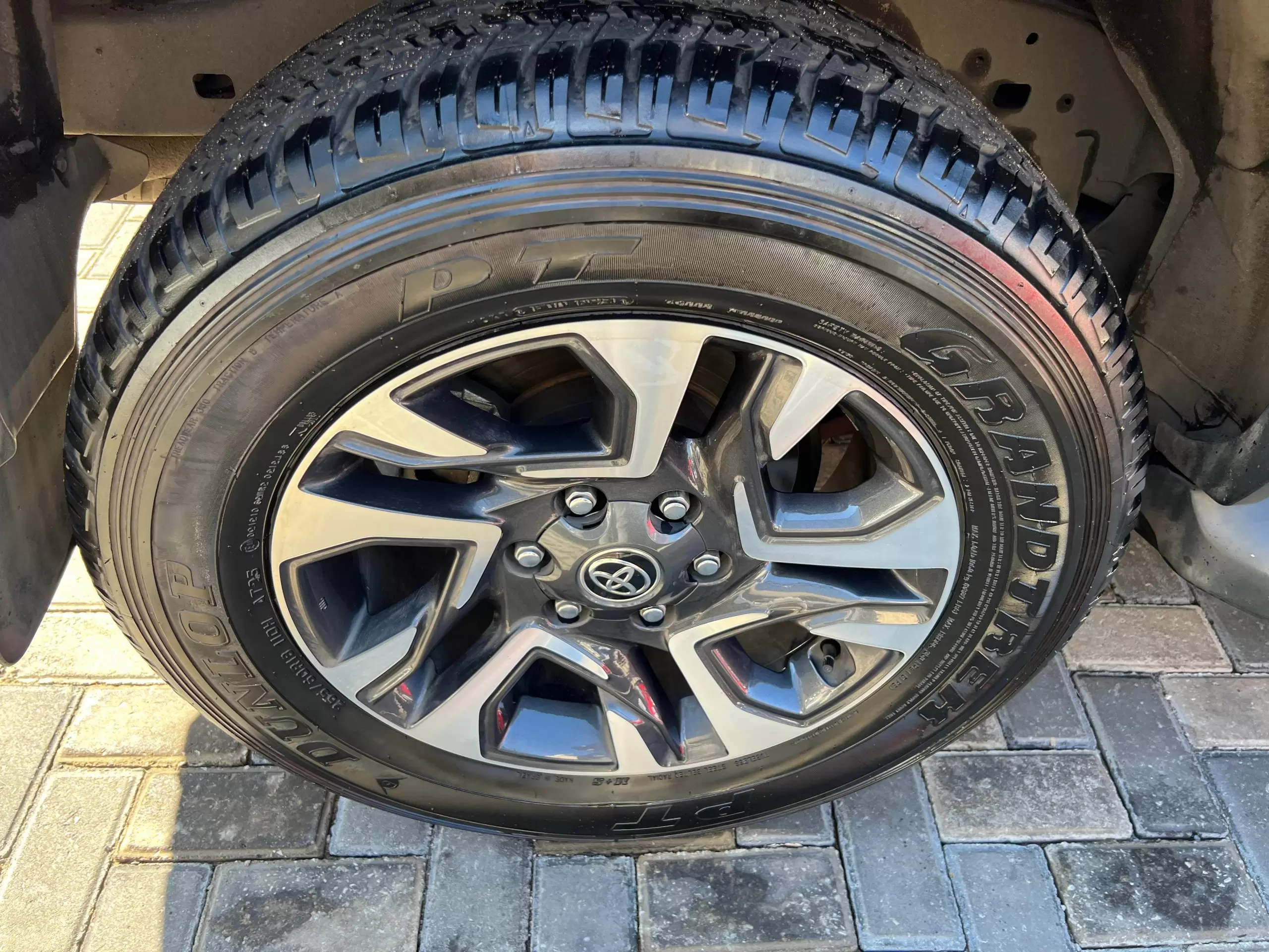Toyota Fortuner SRV 4×4 2024 en Globalmotors: Potencia y confort SUV - Imagen 18