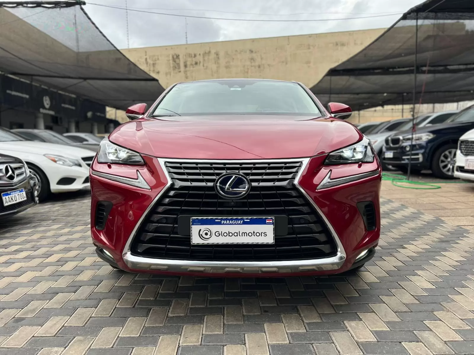 Lexus NX 300h Híbrida 2020 en Globalmotors: Elegancia y eficiencia. - Imagen 2