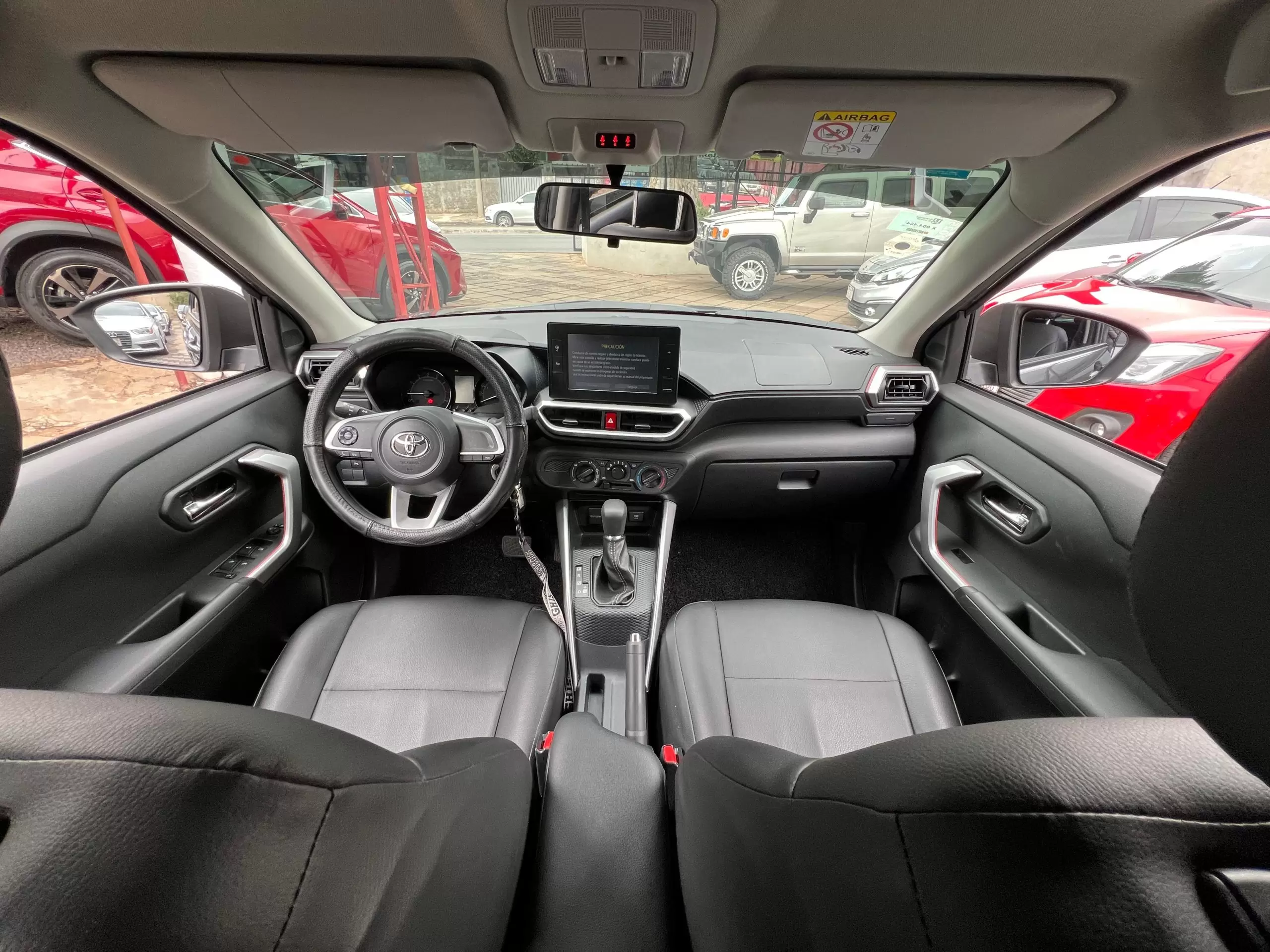 Toyota Raize E 2023 en Globalmotors: SUV compacto y moderno. - Imagen 14