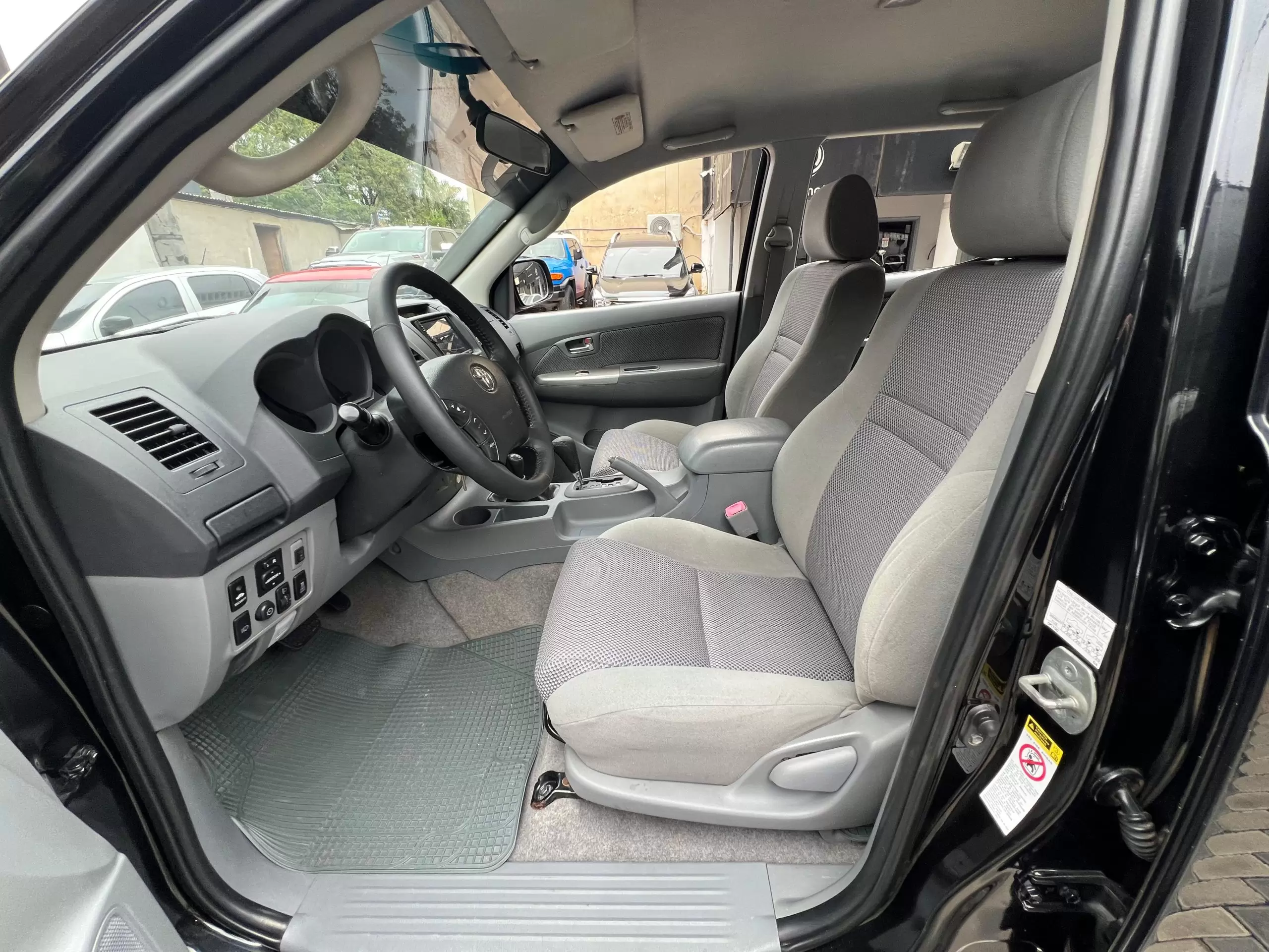 Toyota Hilux 4×4 Full 2010 en Globalmotors: Robusta y confiable. - Imagen 11