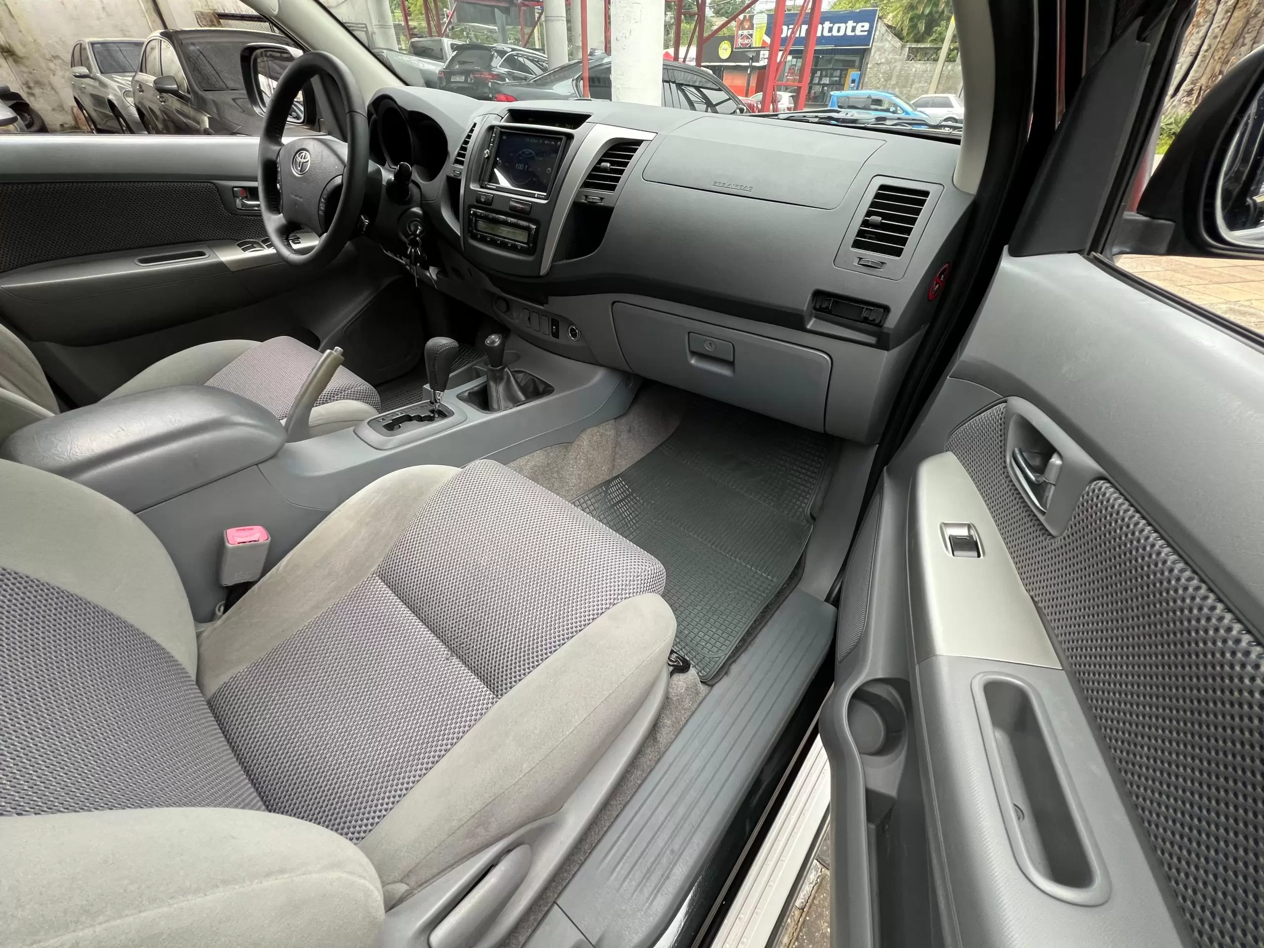 Toyota Hilux 4×4 Full 2010 en Globalmotors: Robusta y confiable. - Imagen 15