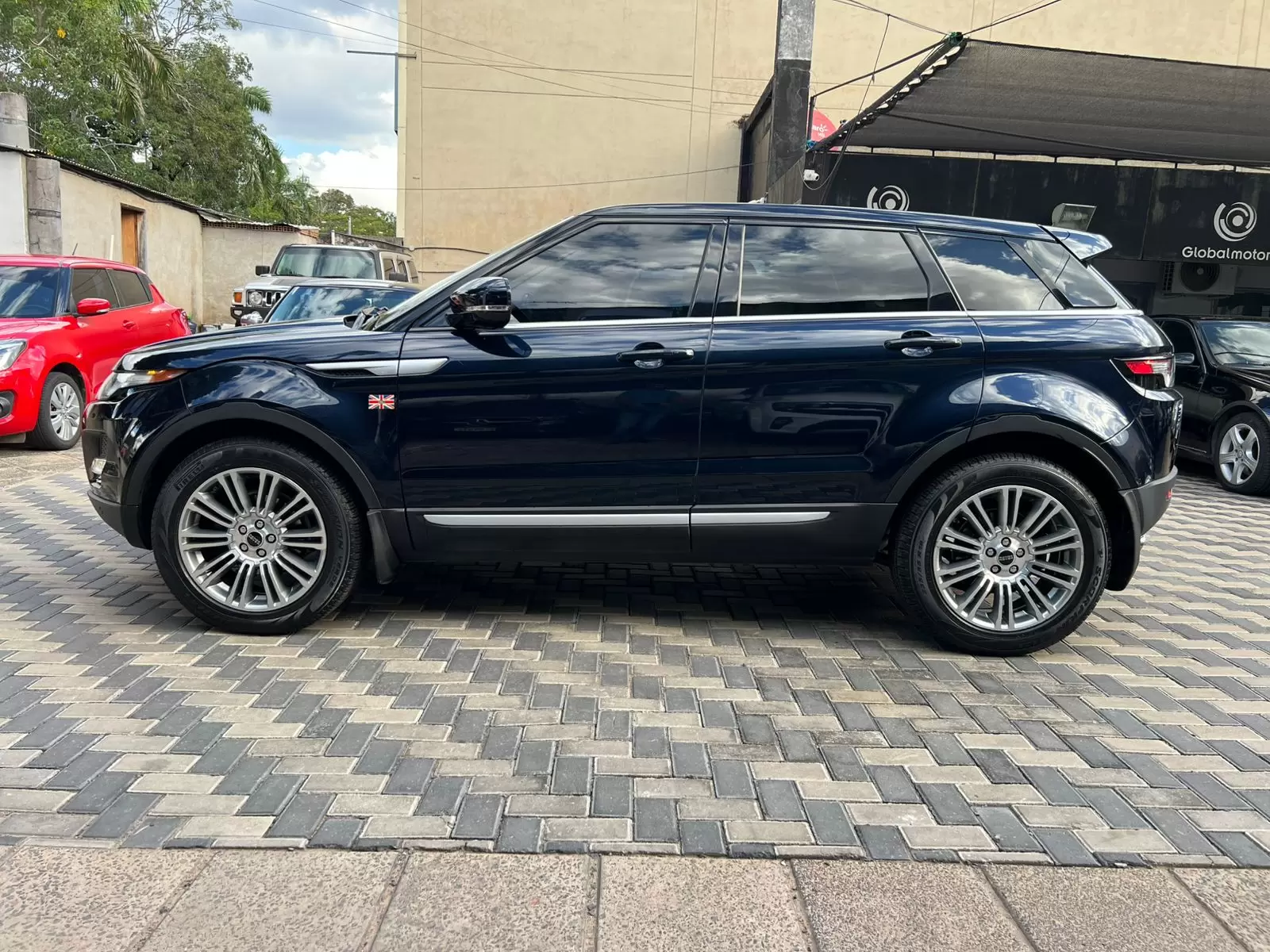 Land Rover Evoque 2012 en Globalmotors: SUV compacto elegante y potente. - Imagen 3