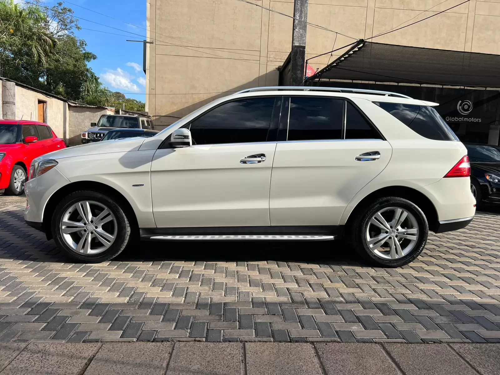 Mercedes Benz ML350 Americana Full 2012 en Globalmotors, Asunción. ¡Impecable! - Imagen 4