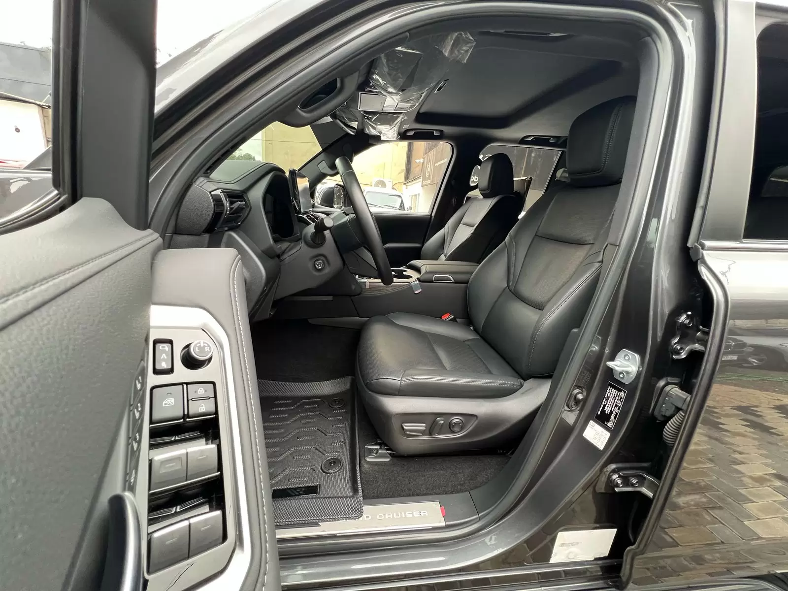 Toyota Land Cruiser VX 2022 - SUV de lujo y rendimiento excepcional - Imagen 9