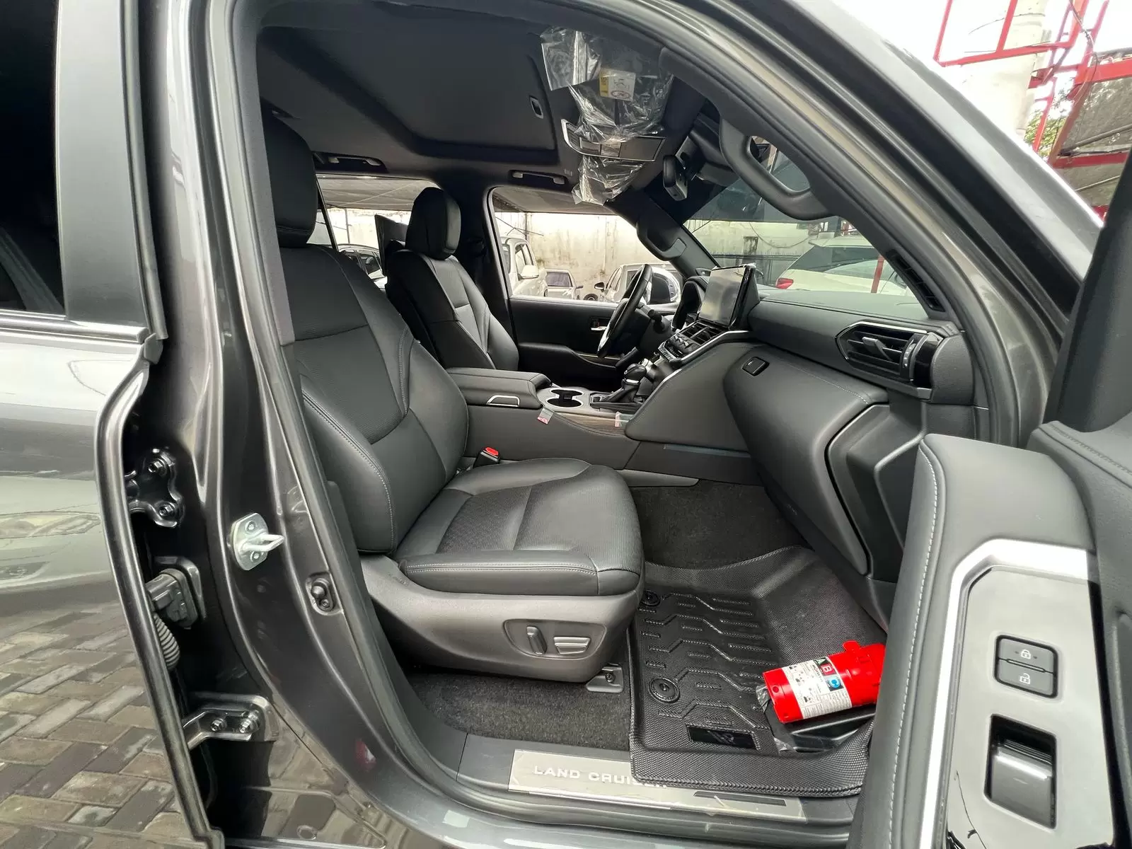 Toyota Land Cruiser VX 2022 - SUV de lujo y rendimiento excepcional - Imagen 11