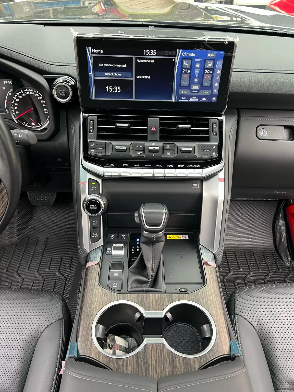 Toyota Land Cruiser VX 2022 - SUV de lujo y rendimiento excepcional - Imagen 15