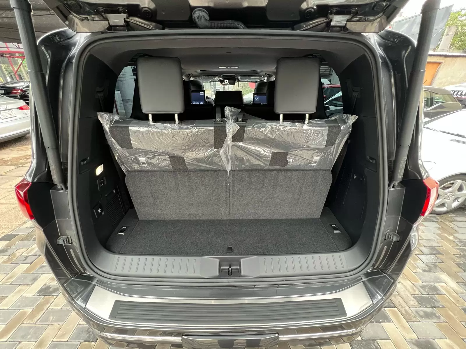Toyota Land Cruiser VX 2022 - SUV de lujo y rendimiento excepcional - Imagen 18
