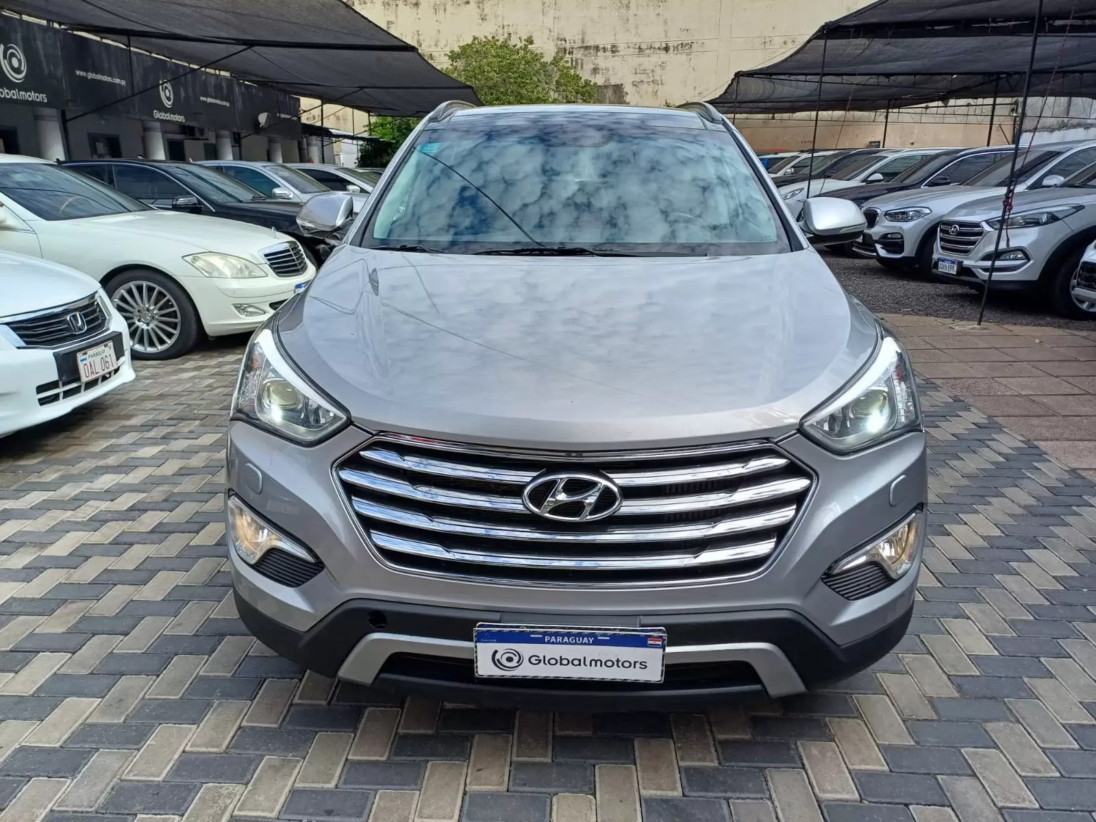 Hyundai Grand Santa Fe 4×4 Full 2016 en Globalmotors, Asunción - Imagen 2