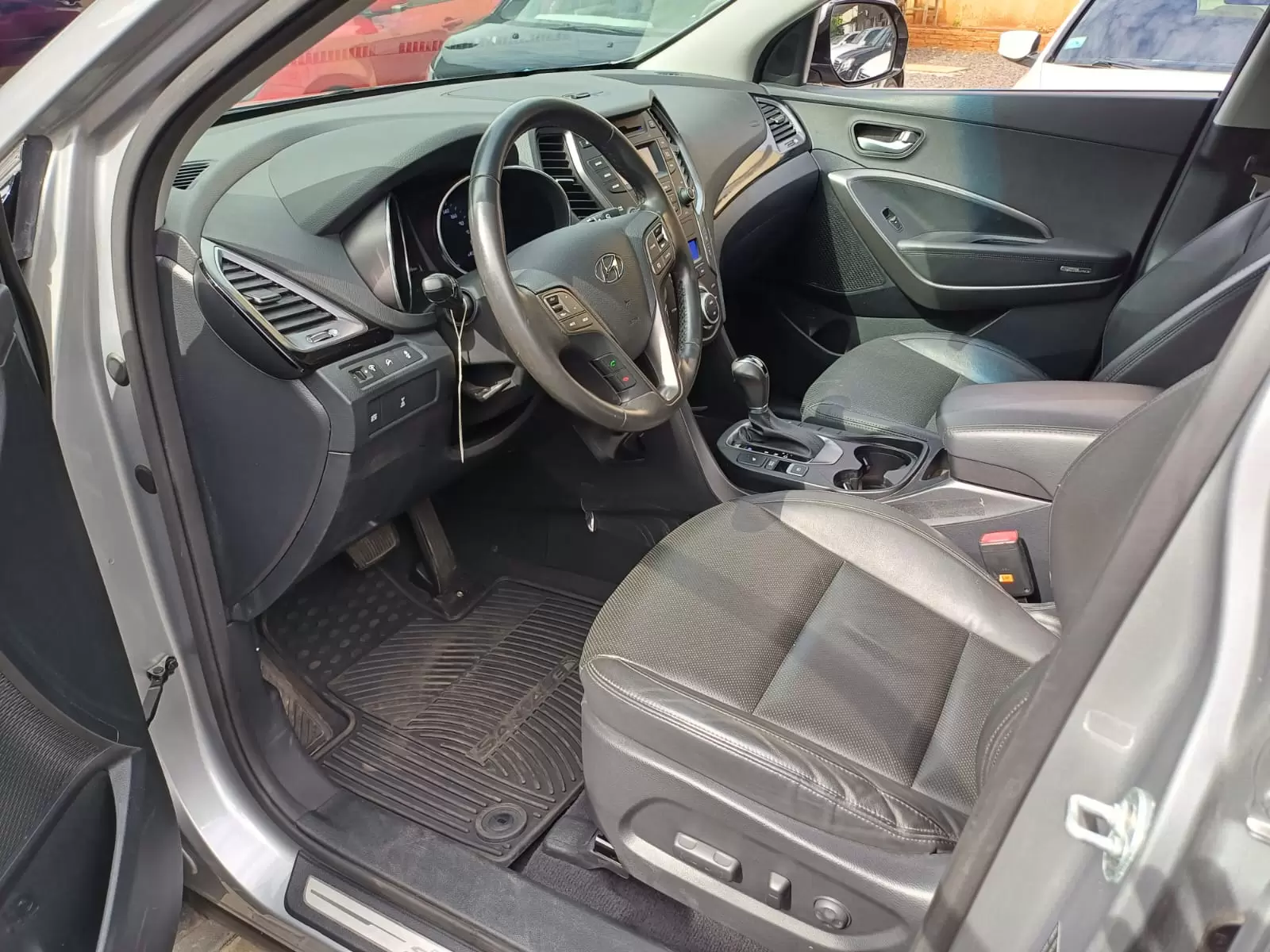 Hyundai Grand Santa Fe 4×4 Full 2016 en Globalmotors, Asunción - Imagen 9
