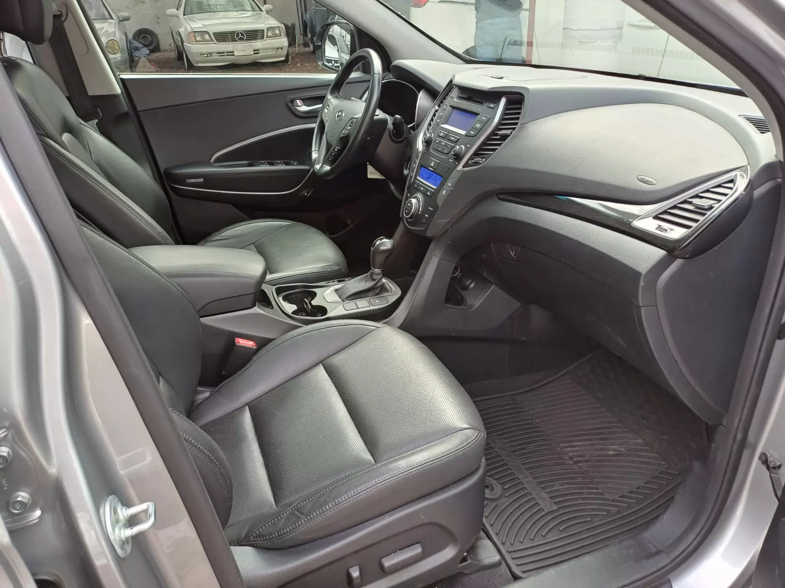 Hyundai Grand Santa Fe 4×4 Full 2016 en Globalmotors, Asunción - Imagen 23