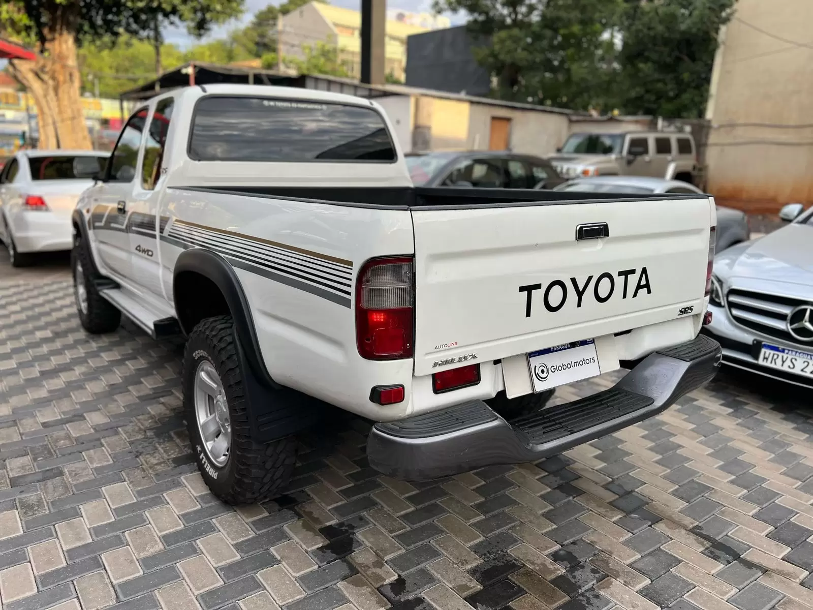 Toyota Hilux Cabina Plus 4x4 2000 en Globalmotors: Resistente y funcional. - Imagen 5
