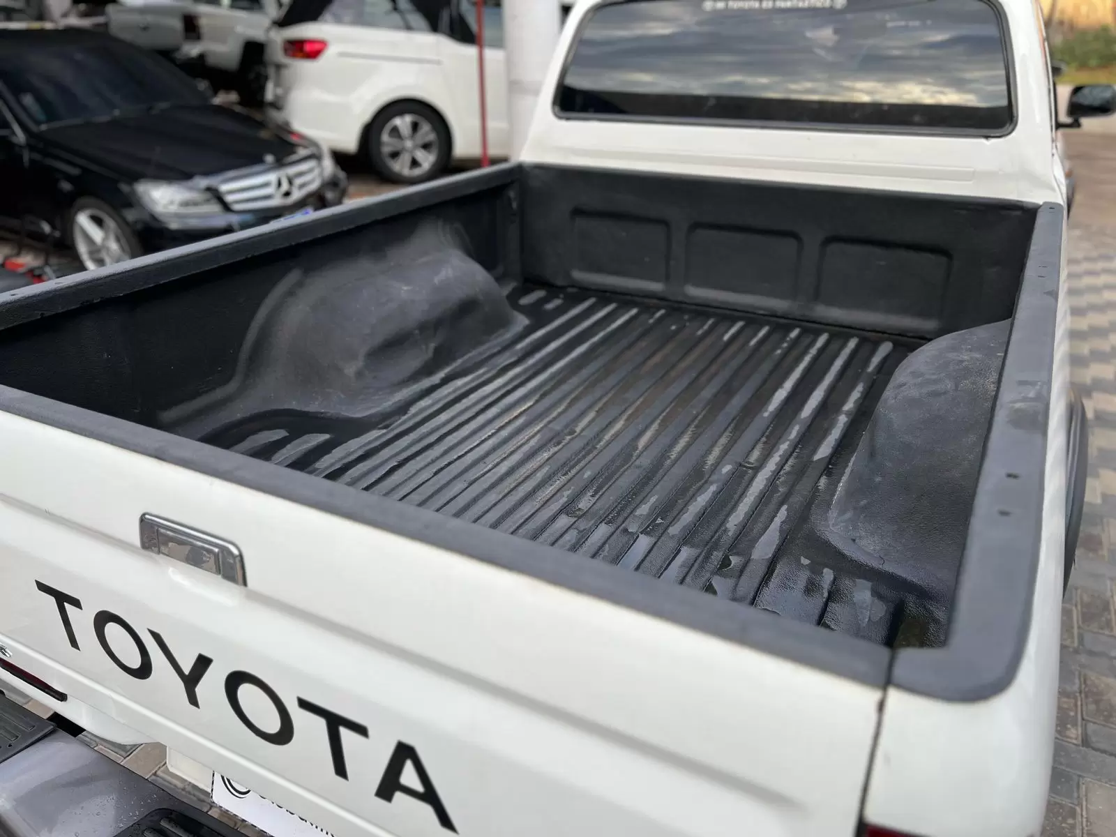 Toyota Hilux Cabina Plus 4x4 2000 en Globalmotors: Resistente y funcional. - Imagen 8