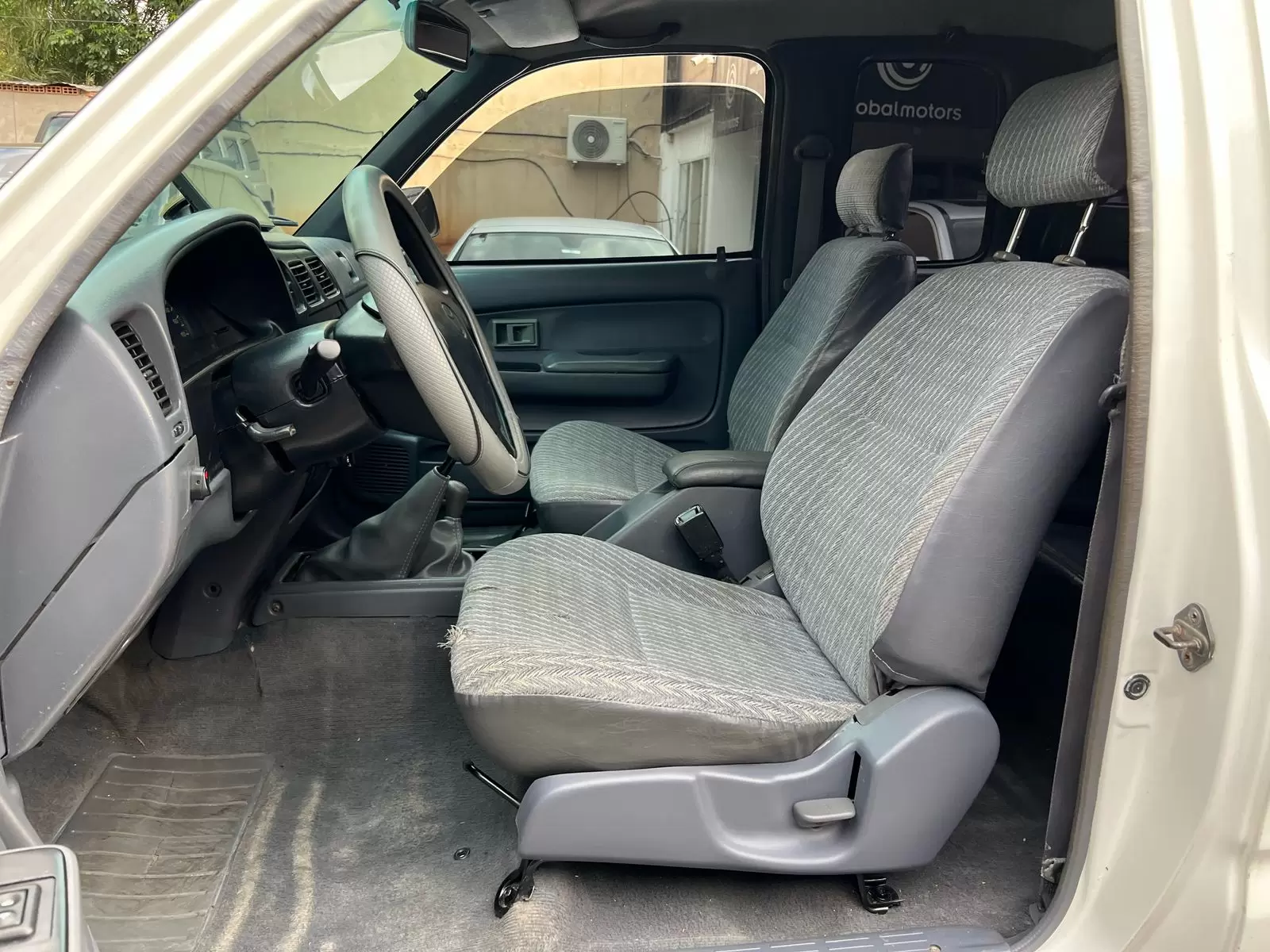 Toyota Hilux Cabina Plus 4x4 2000 en Globalmotors: Resistente y funcional. - Imagen 10